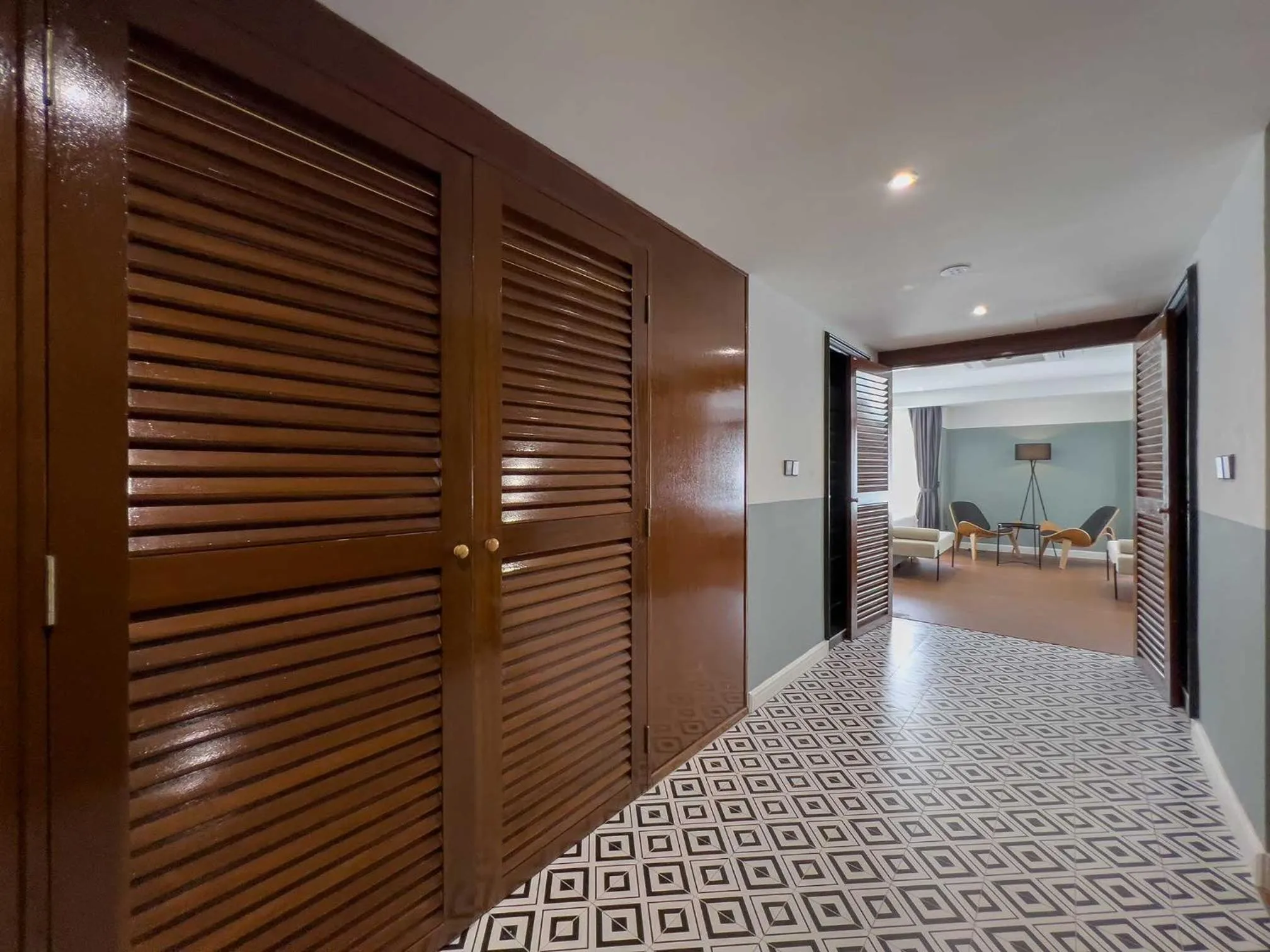 wardrobe in Hotel Seri Costa