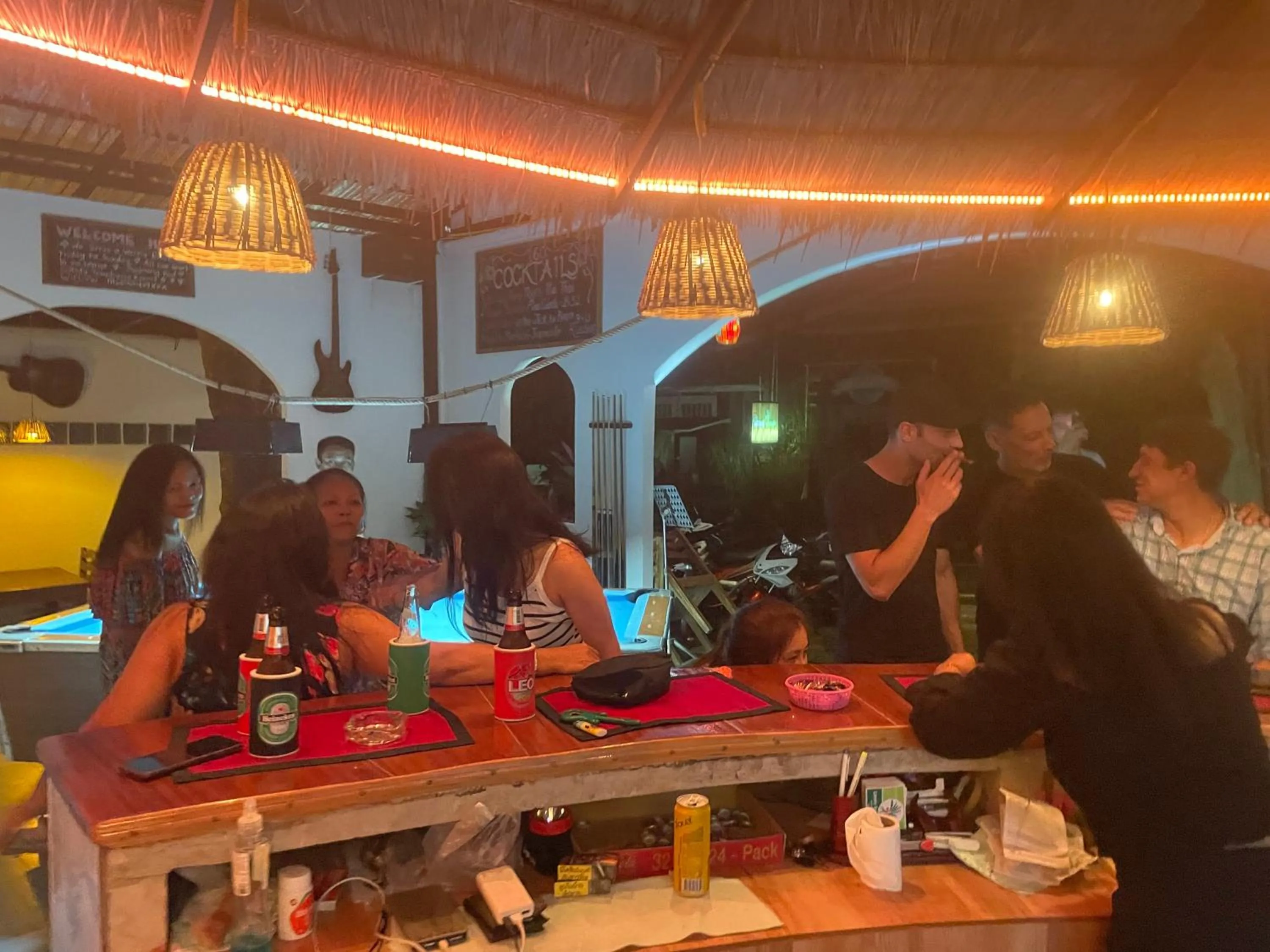 Restaurant/places to eat in Lonely Beach Pool Resort