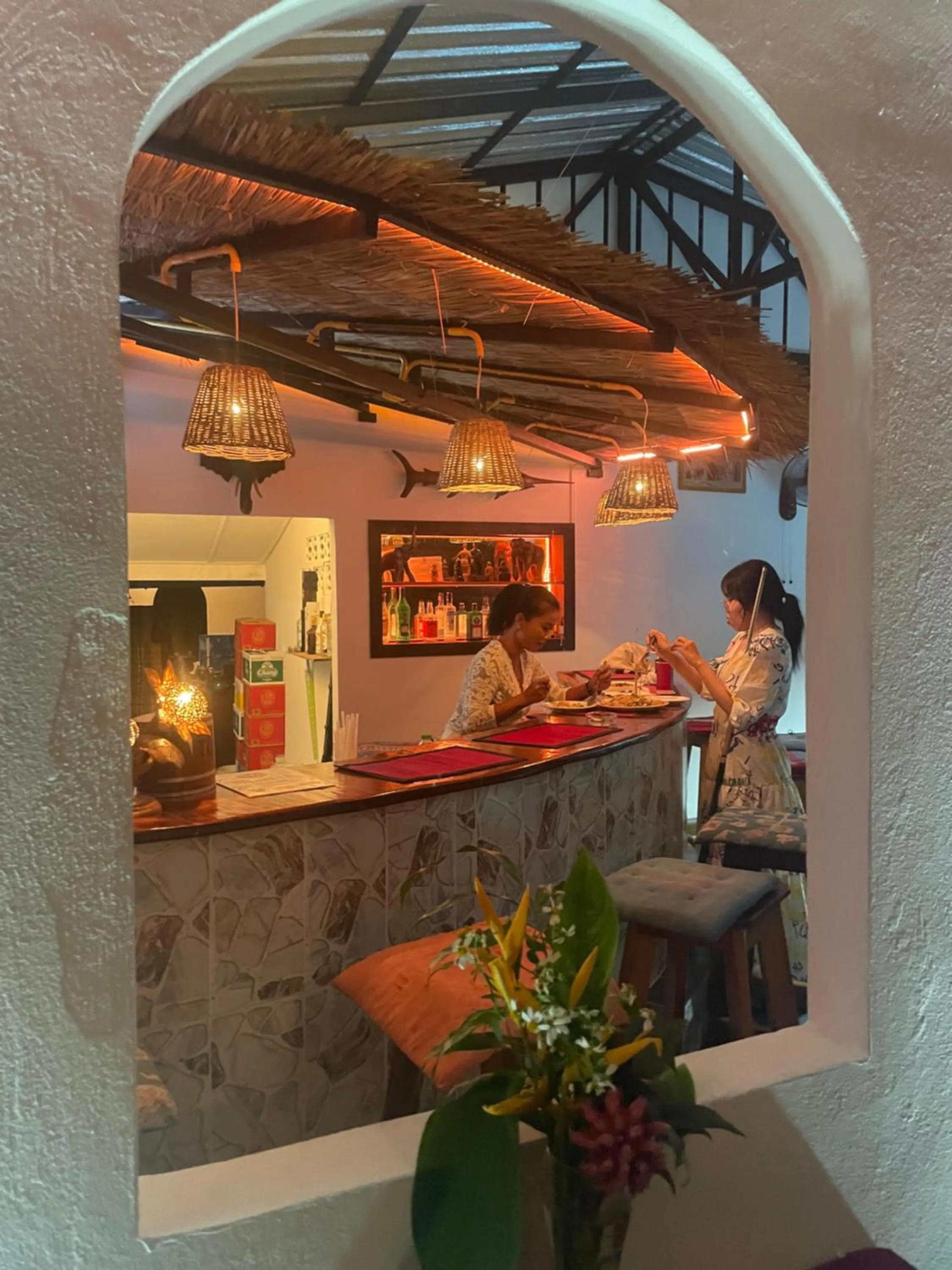 Restaurant/places to eat in Lonely Beach Pool Resort