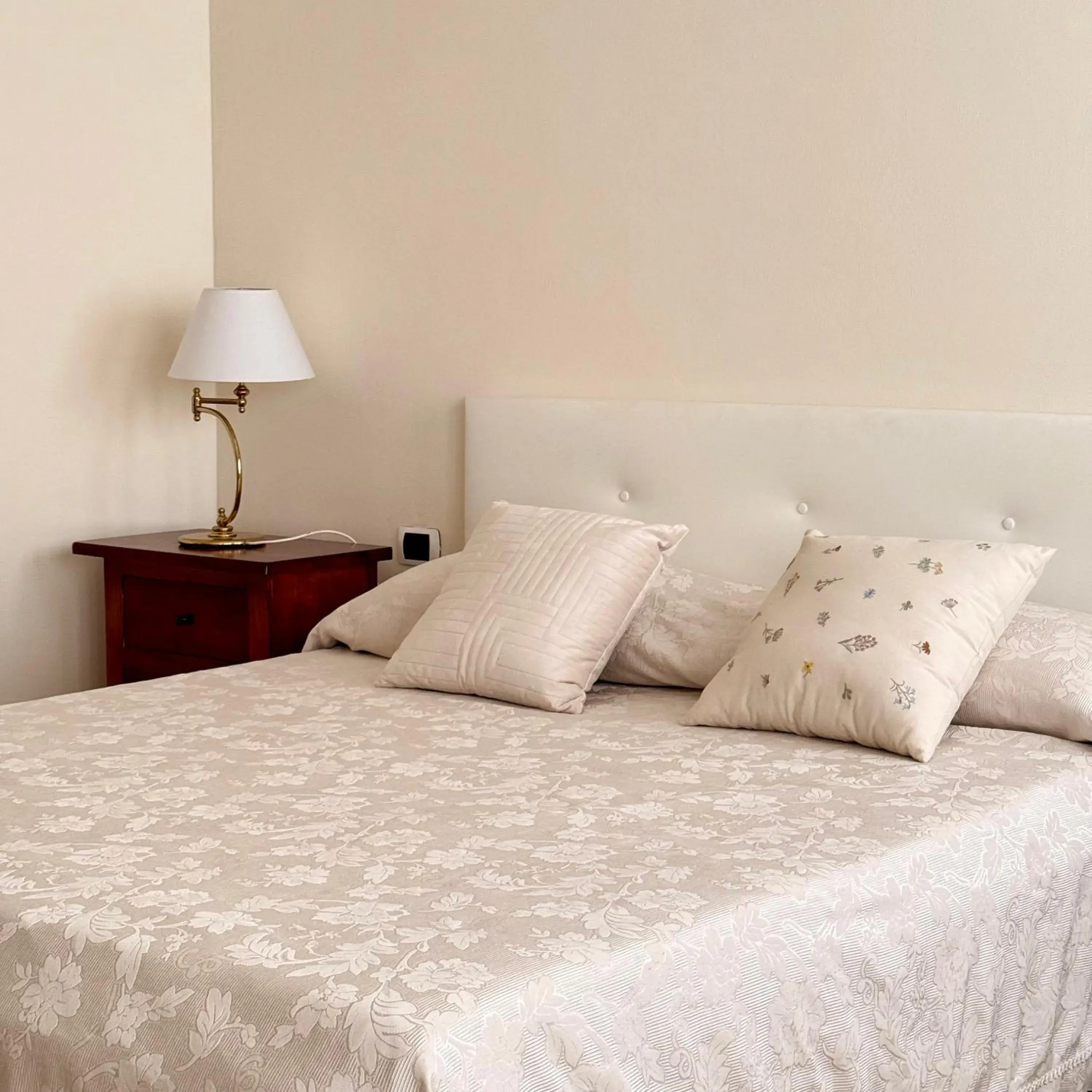 Budget Double Room - single occupancy in Residence Montefiore Budget Double Room - single occupancy in Residence Montefiore