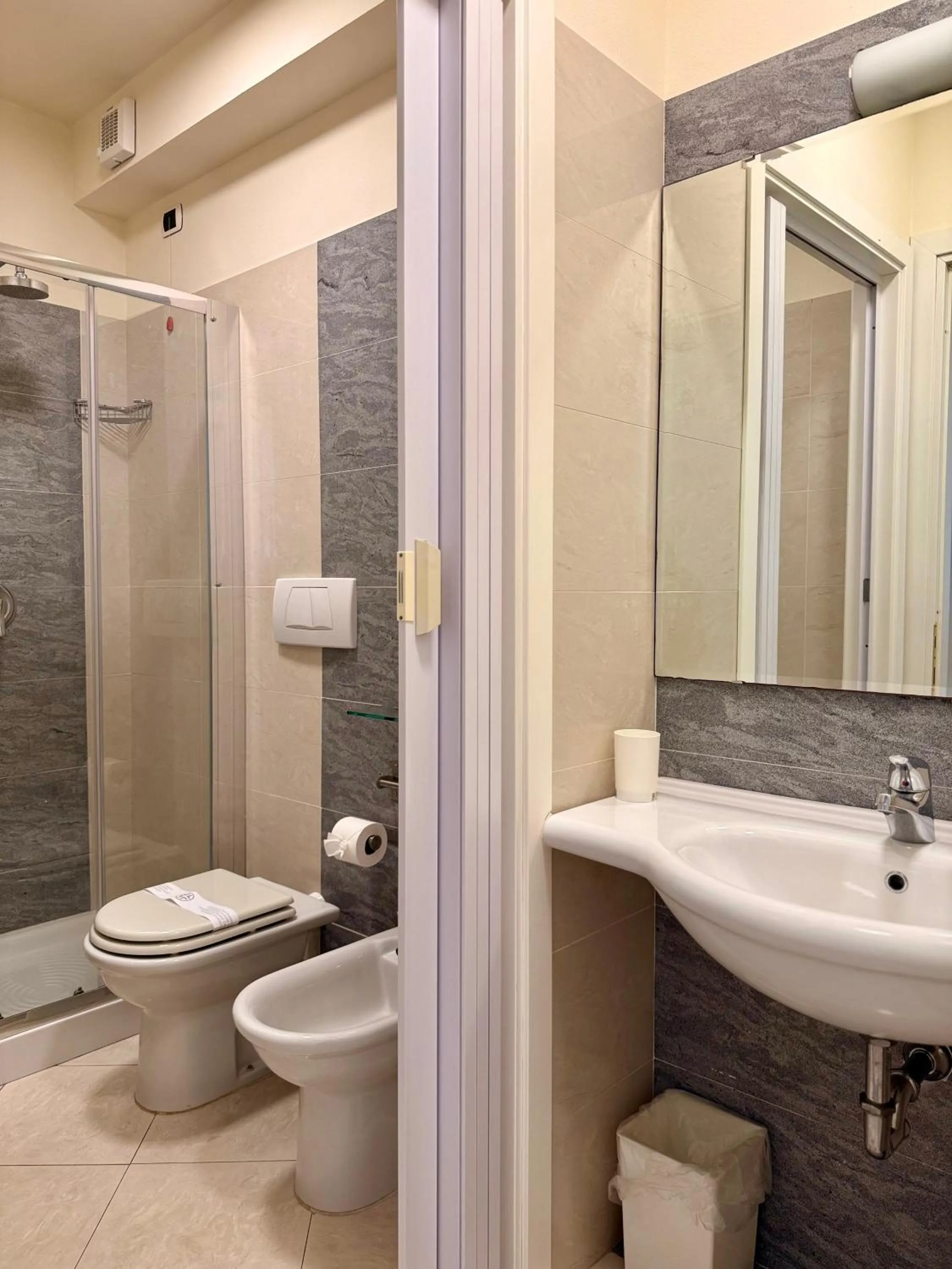 Shower in Residence Montefiore