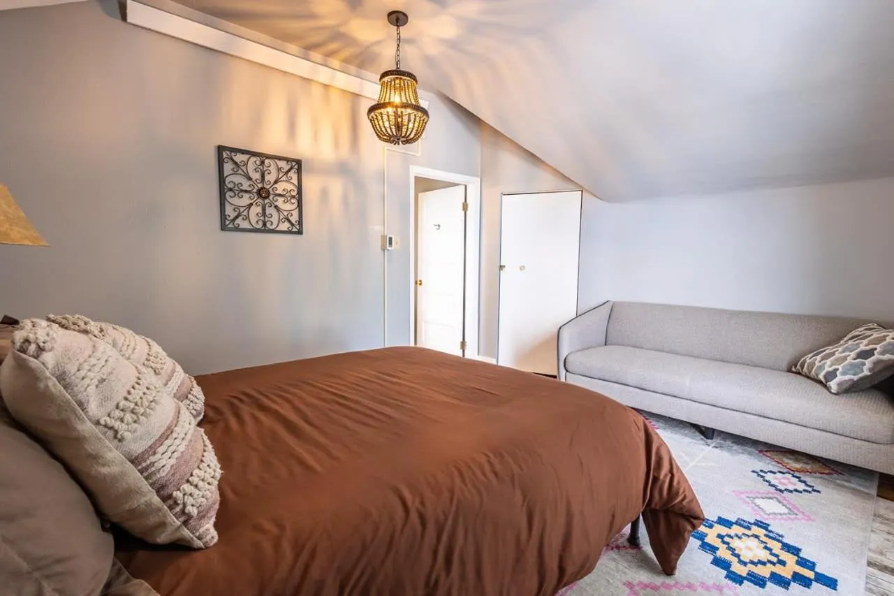 Bed in New Listing!! Bright Bohemian Stay