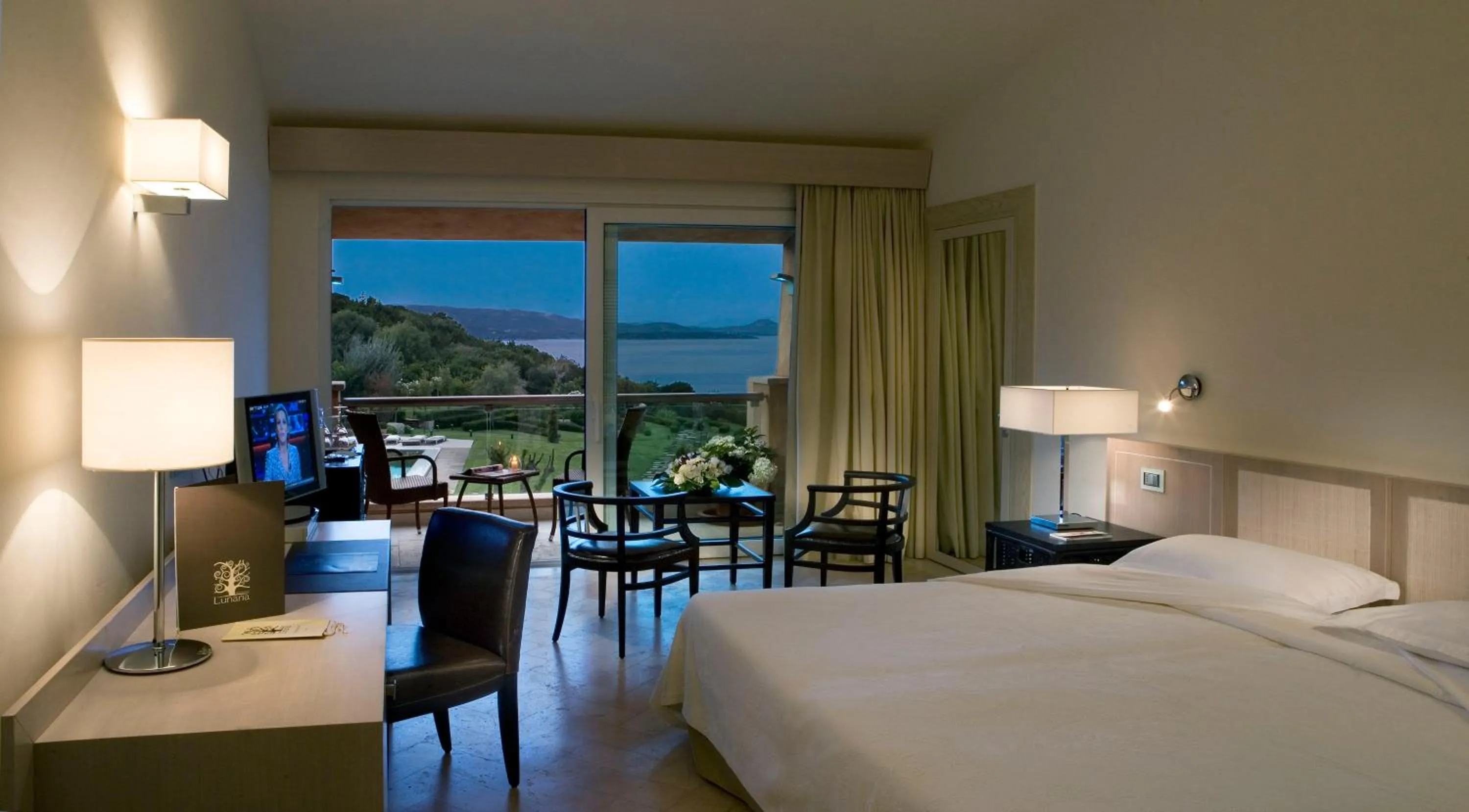 Balcony/Terrace, Bed in L'Ea Bianca Luxury Resort