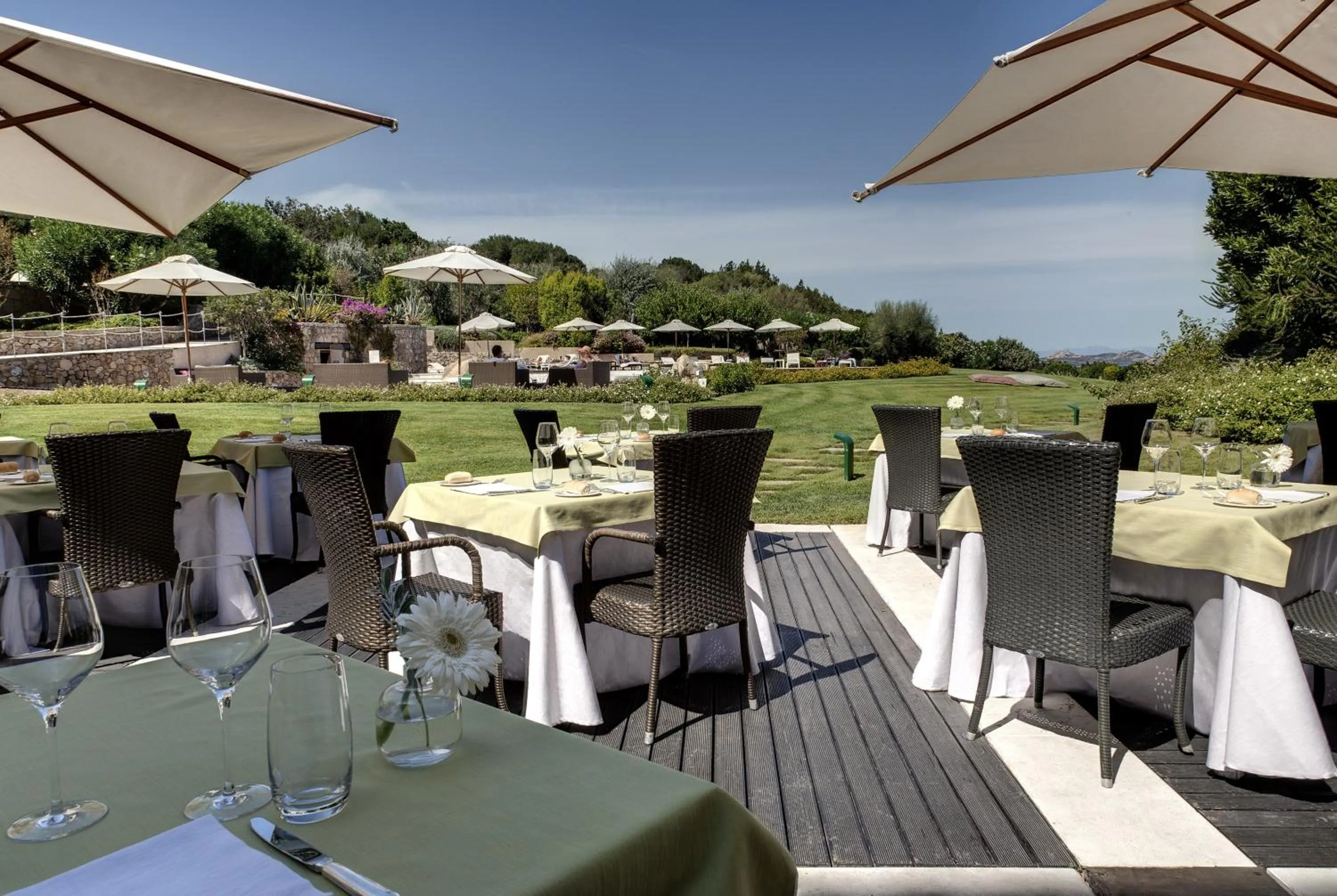 Restaurant/places to eat in L'Ea Bianca Luxury Resort