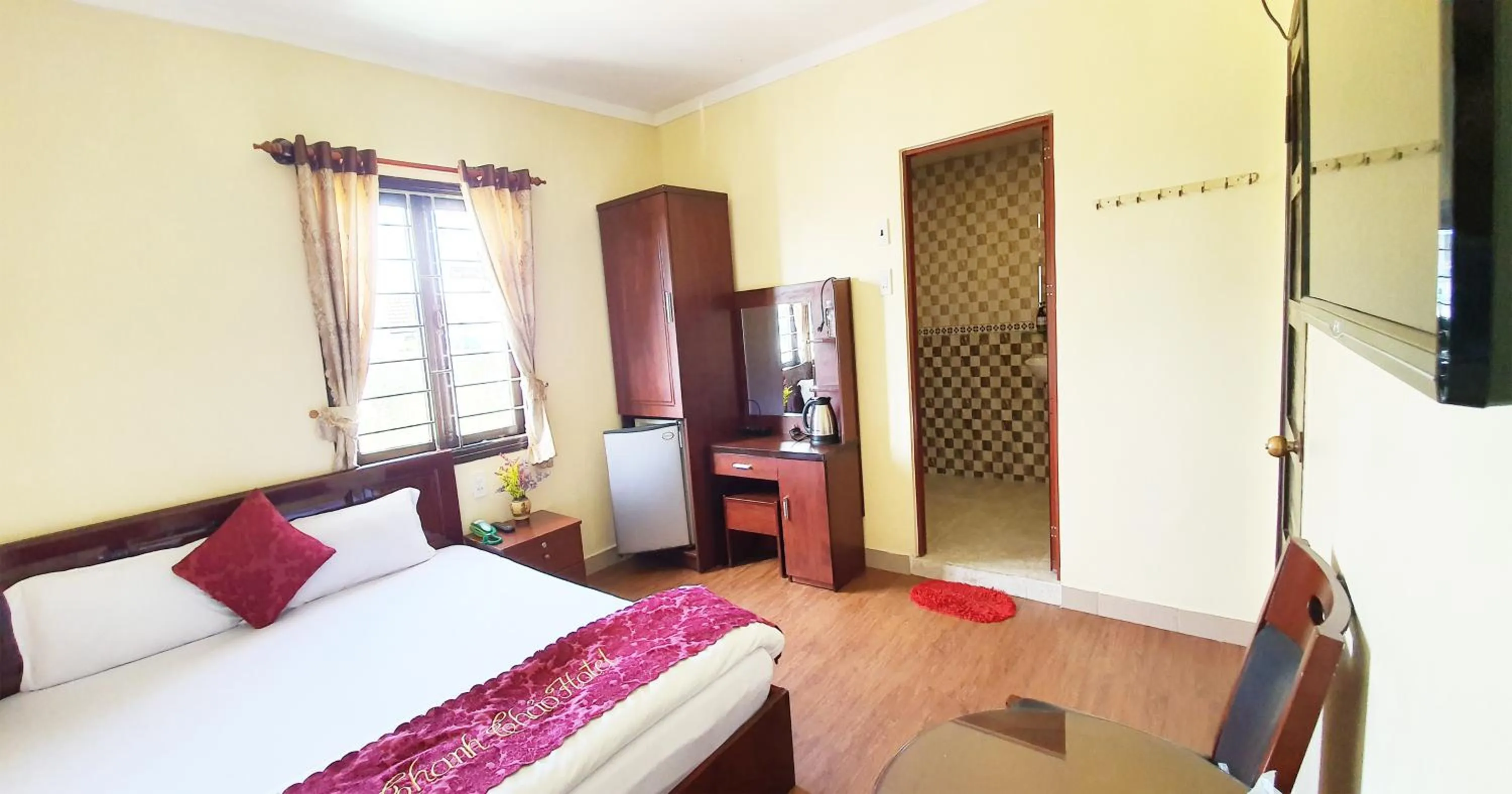 Photo of the whole room, Bed in Thanh Thao Dalat Hotel