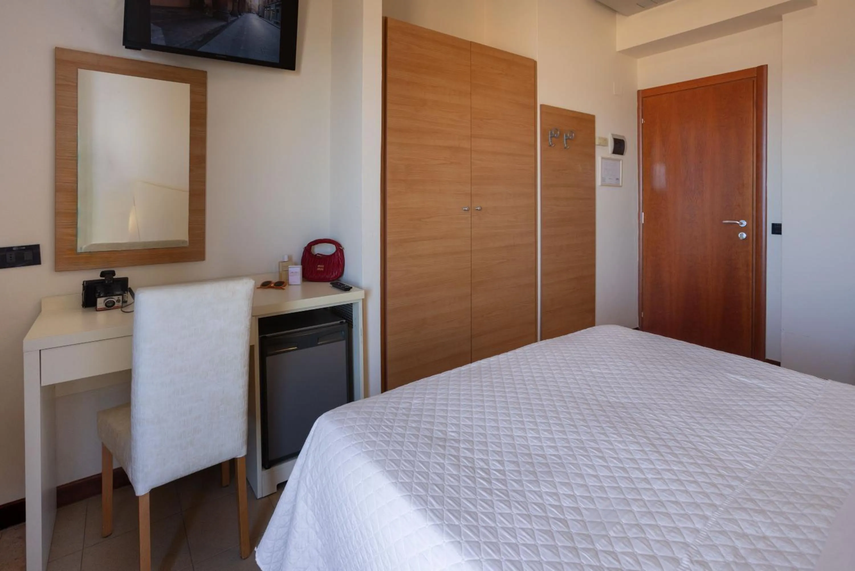 Bedroom, Bed in Hotel Zeus