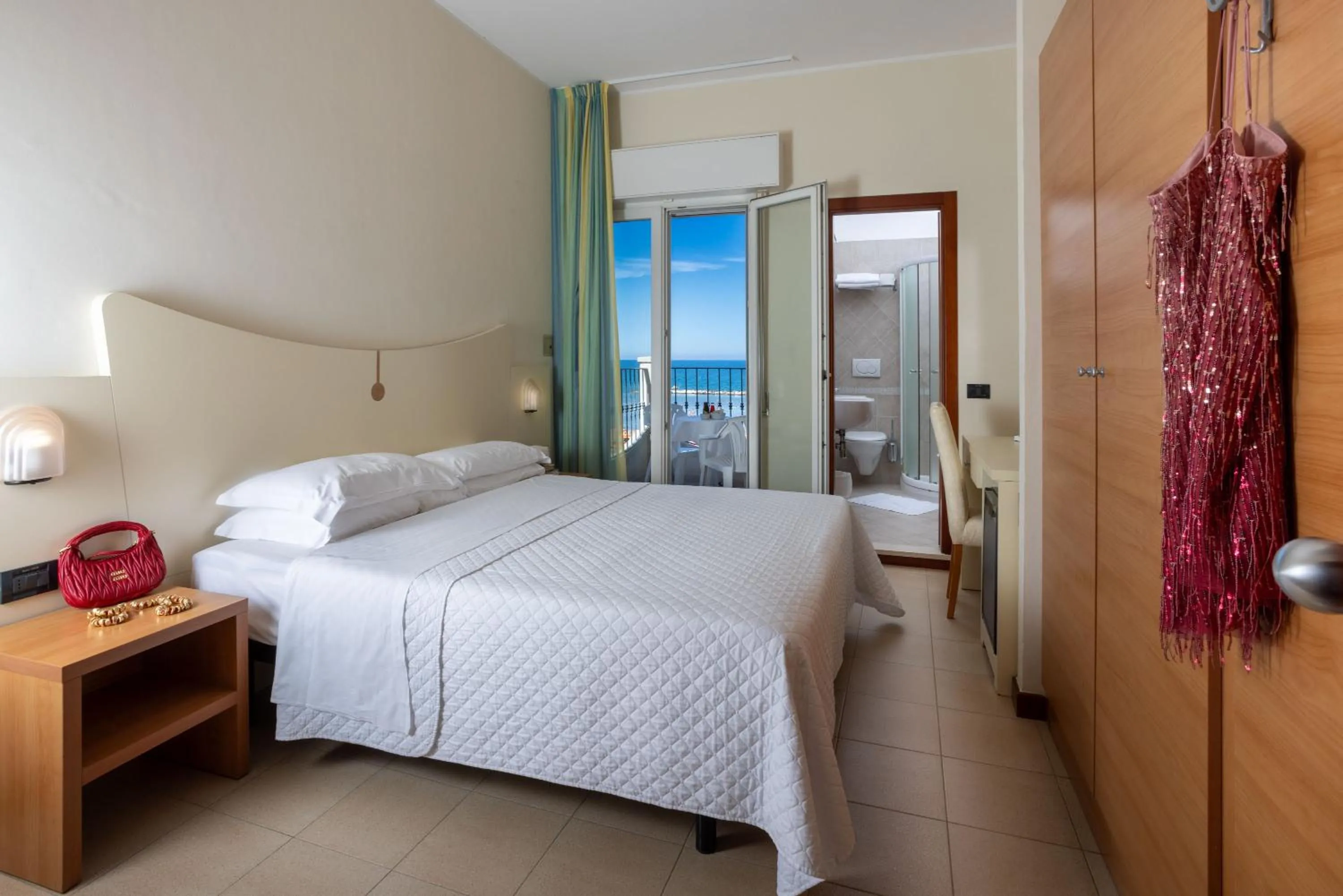 Bedroom, Bed in Hotel Zeus