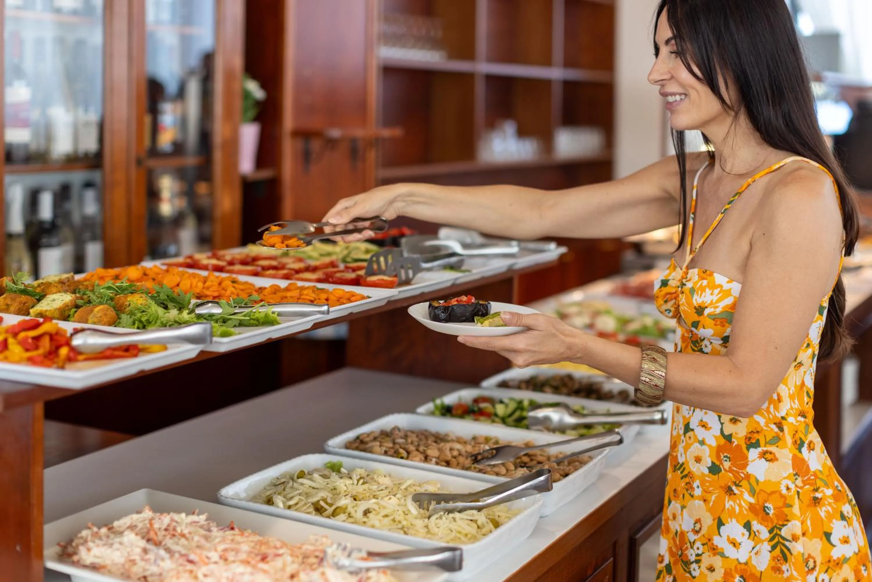 Restaurant/places to eat in Hotel Zeus