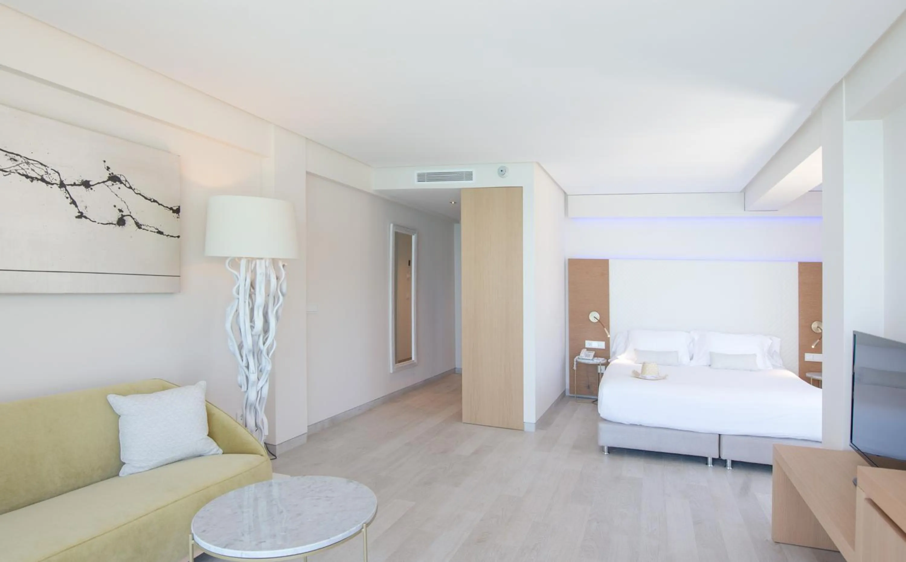 Bed in Melbeach Hotel & Spa - Adults Only