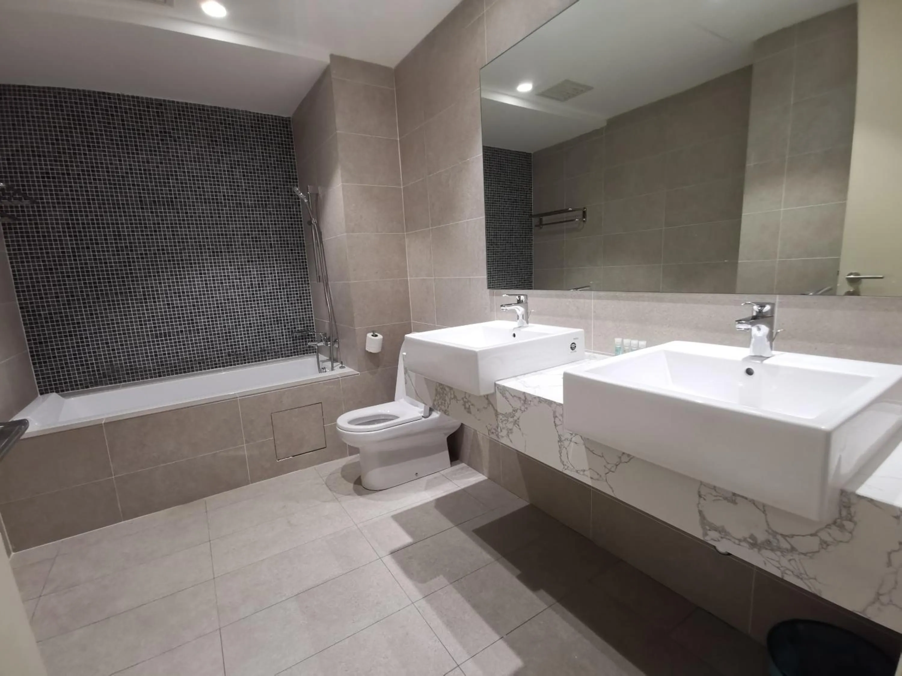 Shower in The Ooak Suites and Residence@ Kiara 163