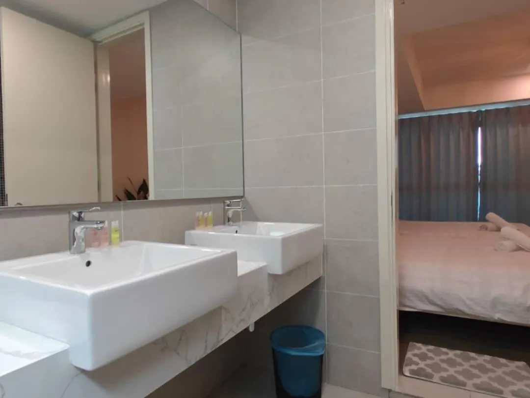 Bed in The Ooak Suites and Residence@ Kiara 163