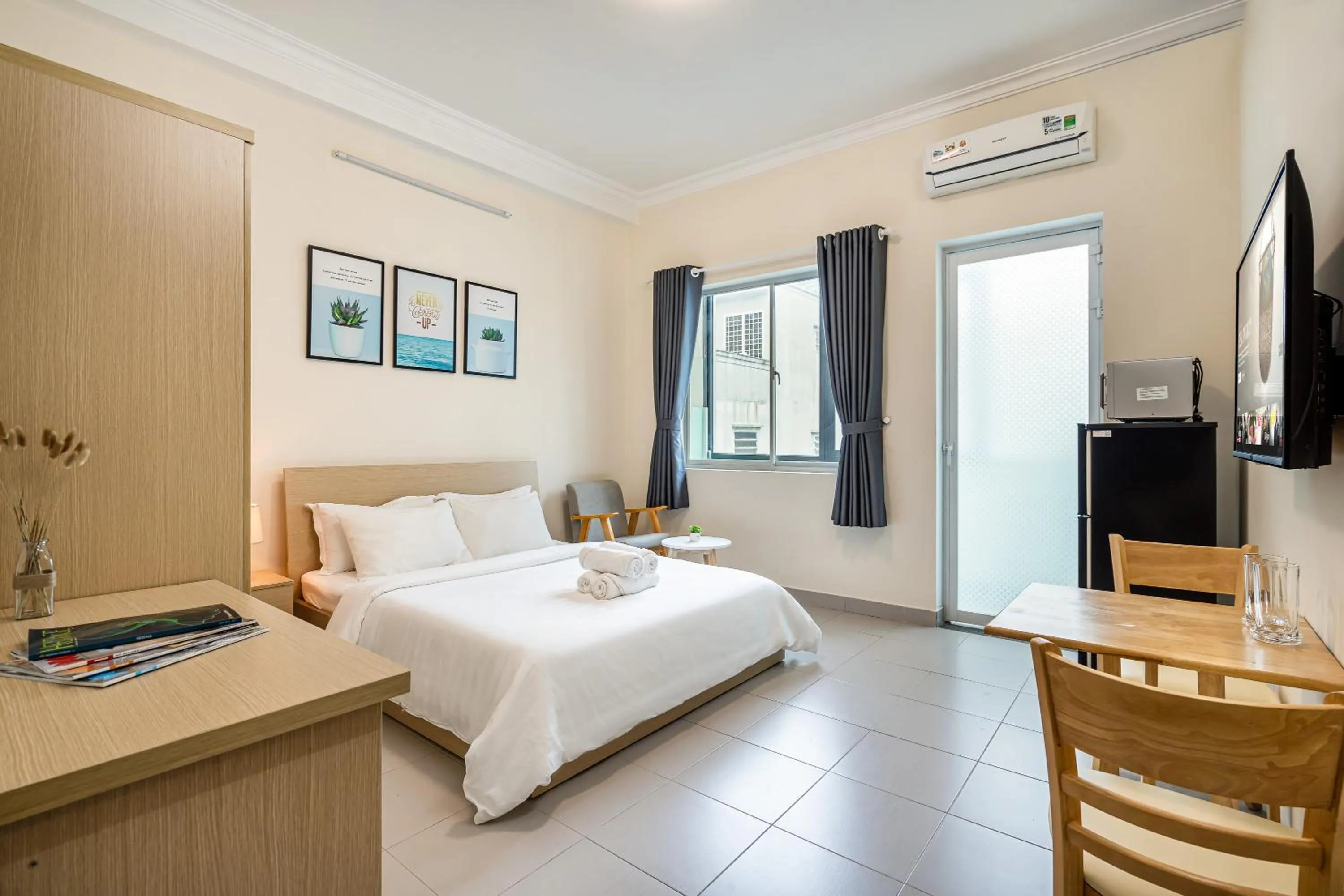 Photo of the whole room, Bed in We Home Nguyen Trai