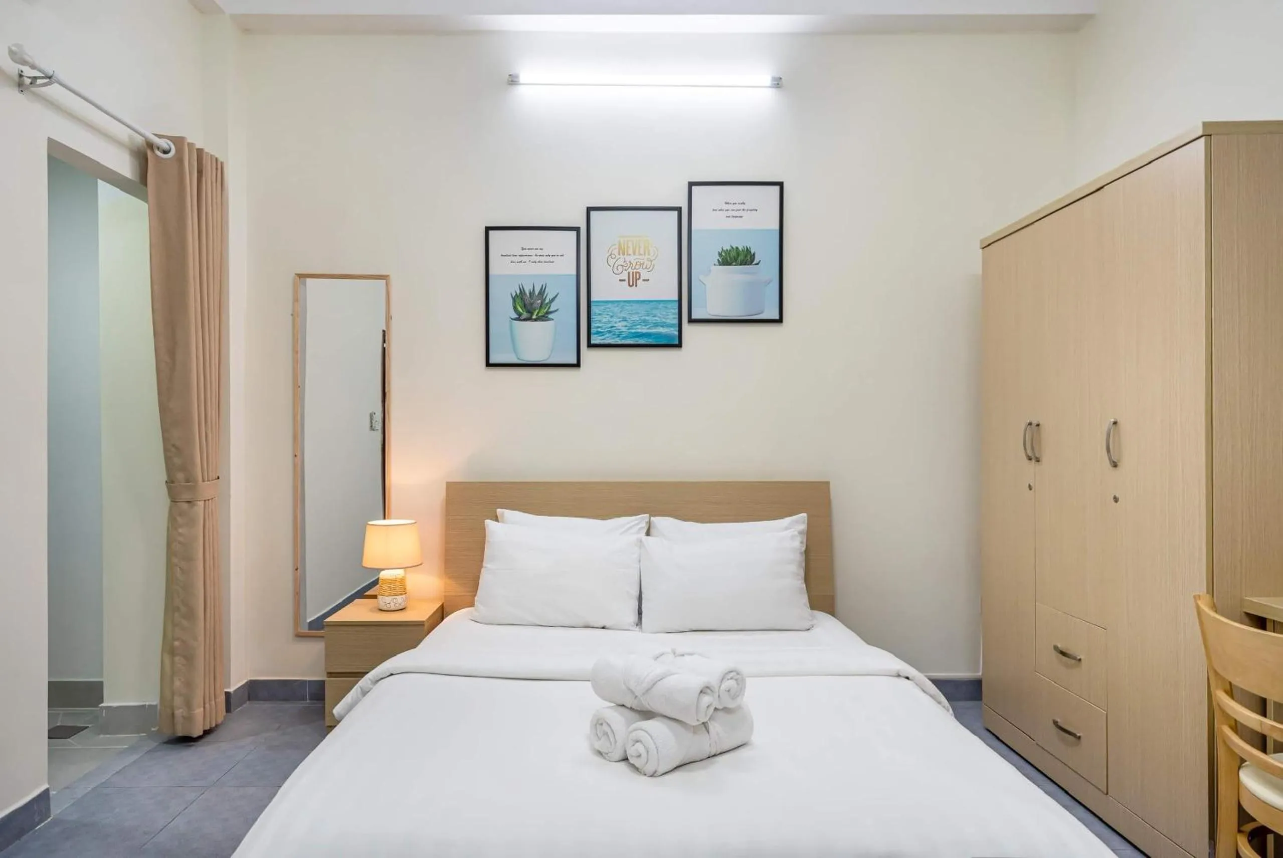 Property building, Bed in We Home Nguyen Trai