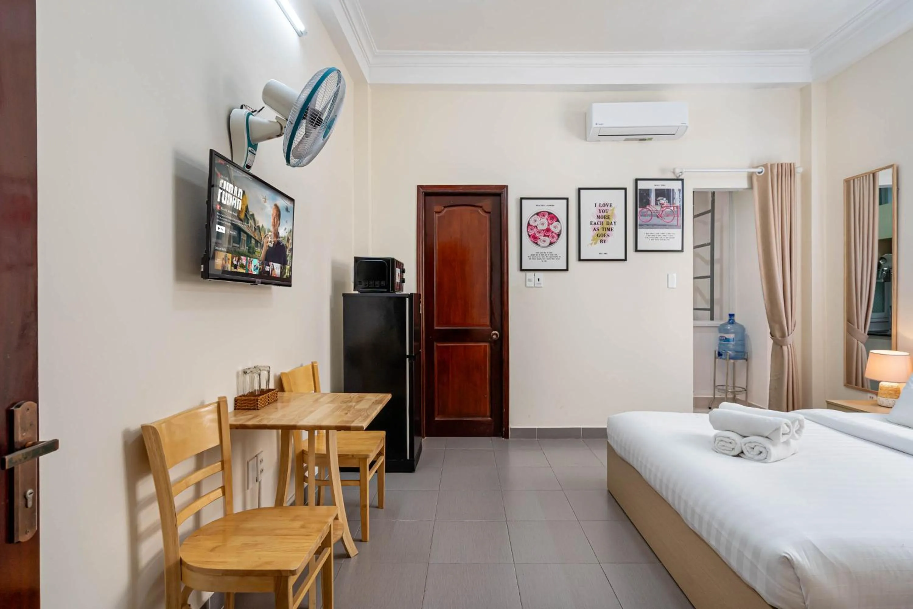 Communal lounge/ TV room, Bed in We Home Nguyen Trai