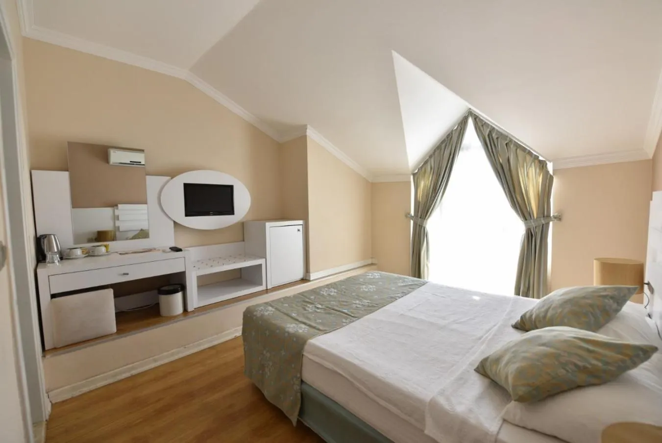 Bed in Sahra Su Holiday Village & SPA