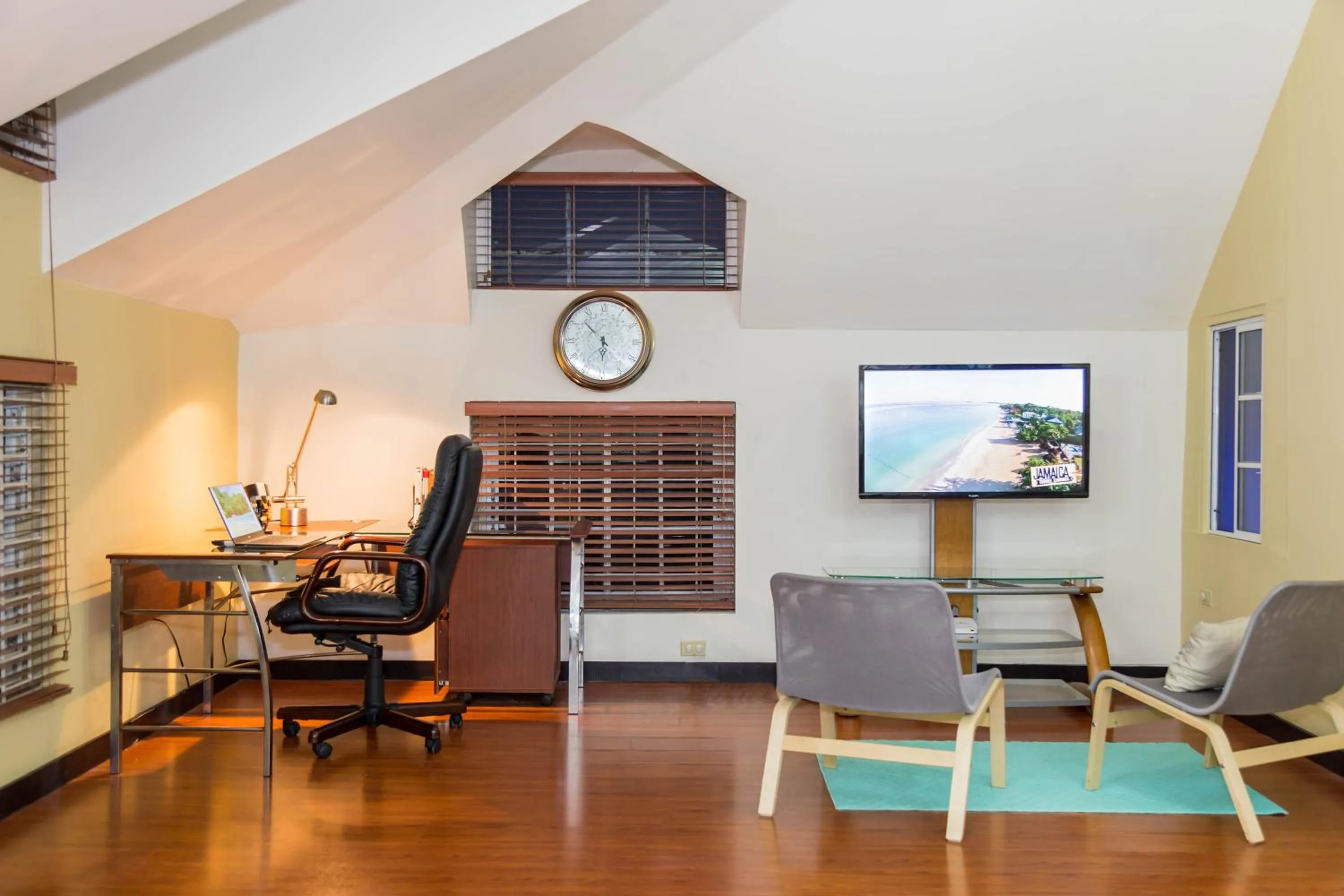 TV and multimedia in Sweet Kensville @ New Kingston