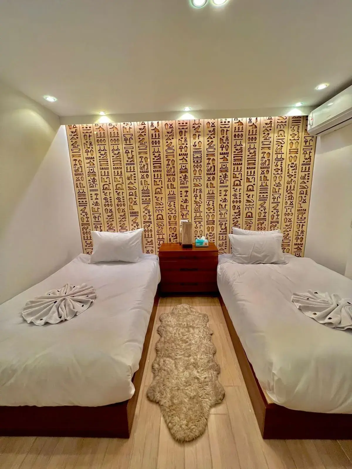 Twin Room with Pyramids View in Sun Pyramids View Hotel Twin Room with Pyramids View in Sun Pyramids View Hotel