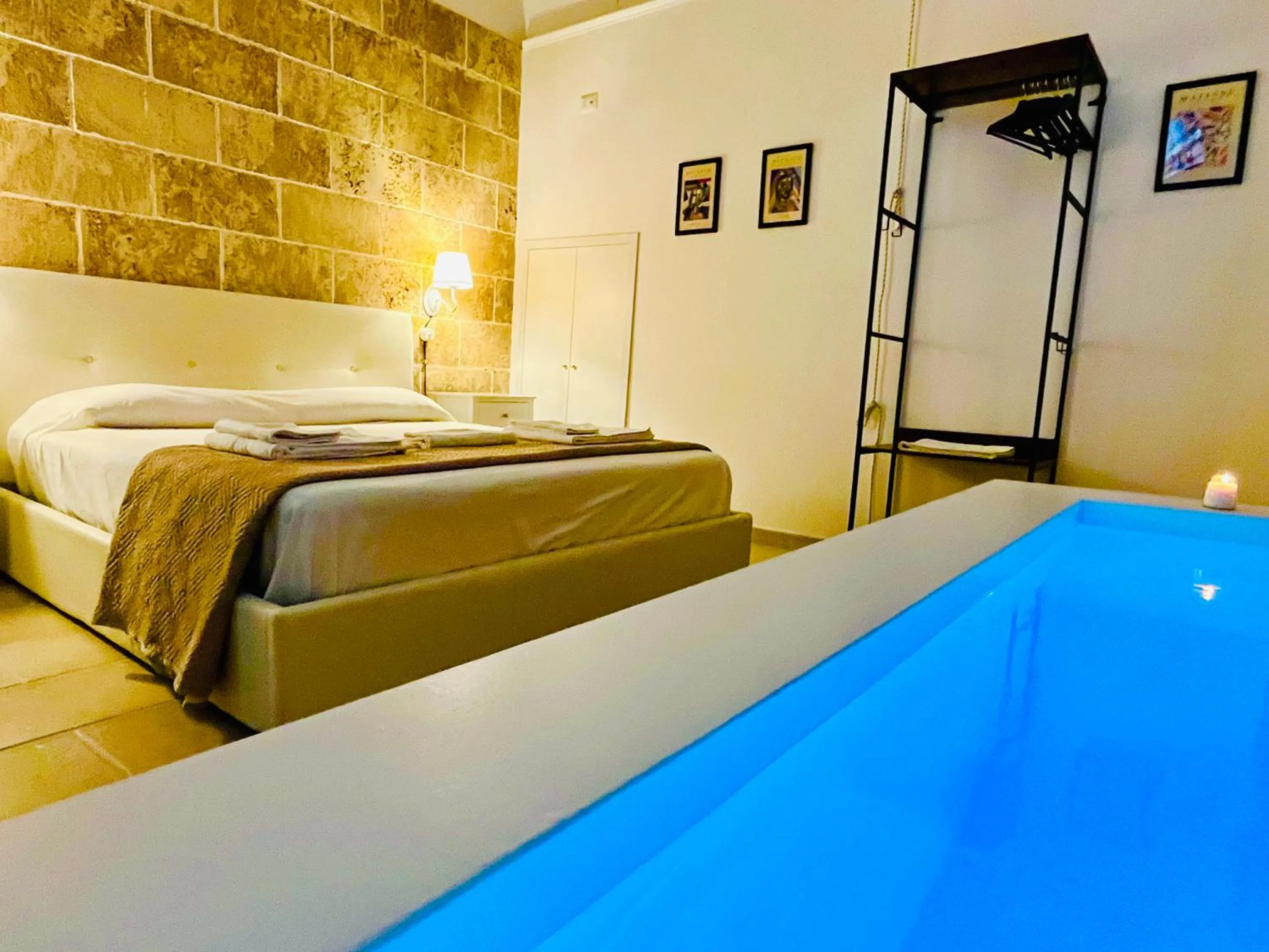 Swimming pool, Bed in Corte Gabellone - dimora storica