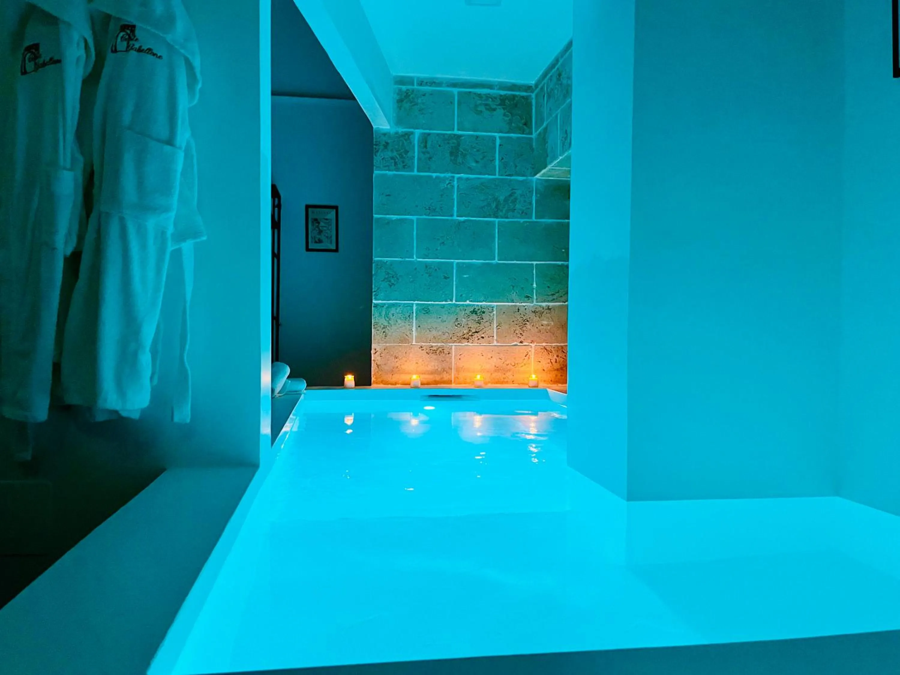 Swimming pool, Bed in Corte Gabellone - dimora storica