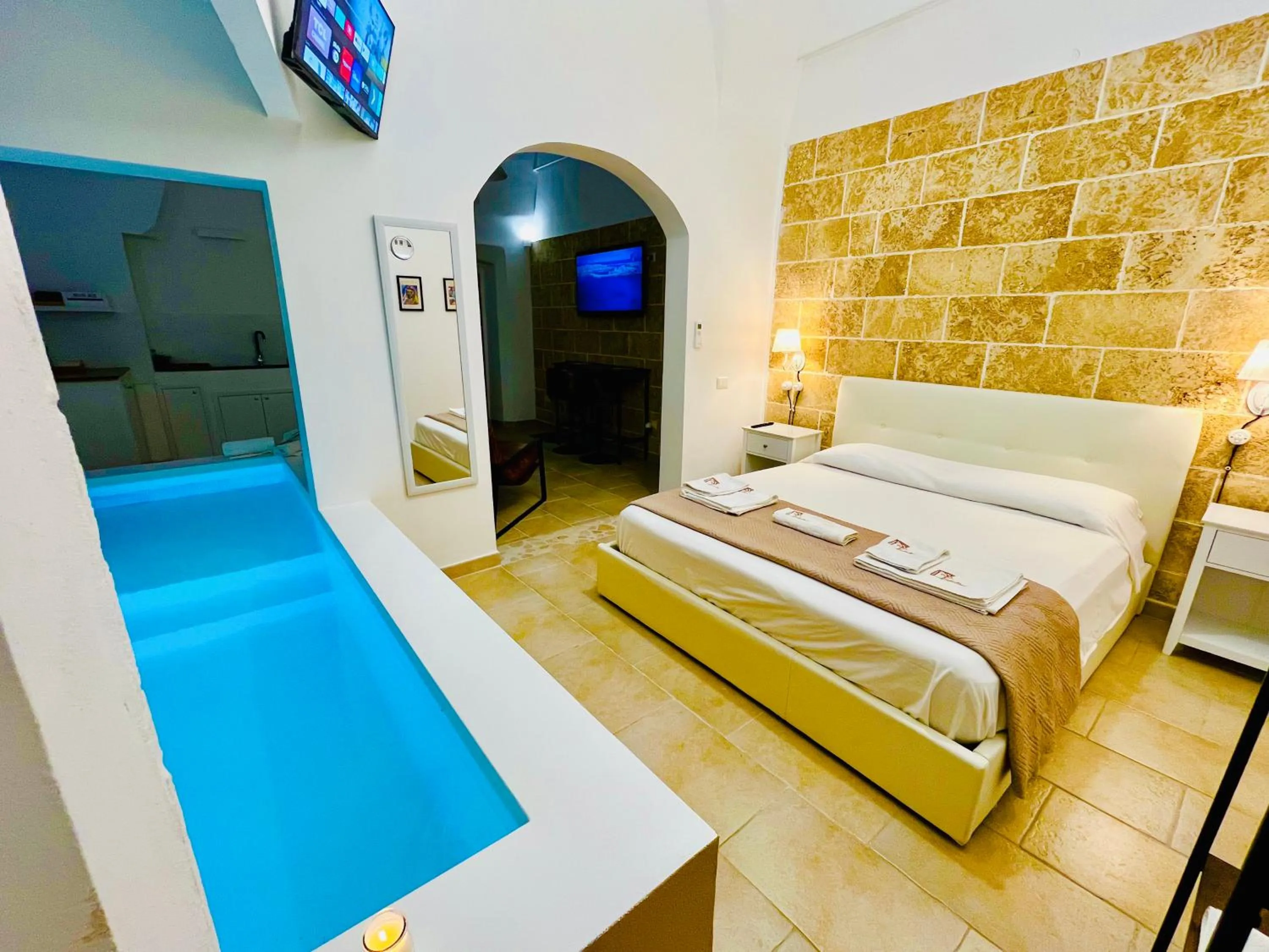 Swimming pool, Bed in Corte Gabellone - dimora storica