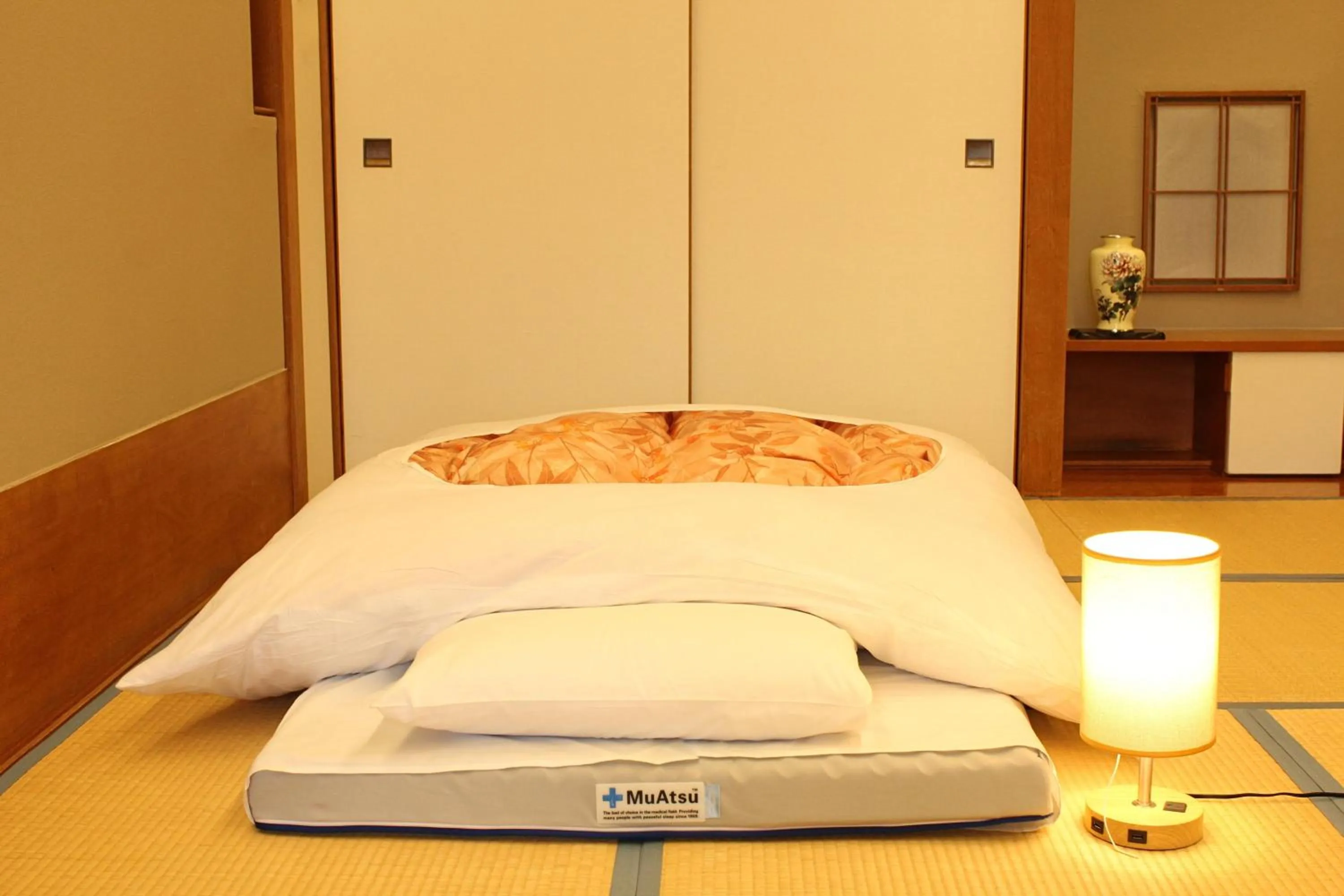 Bed in Hakone Yunohana Prince Hotel