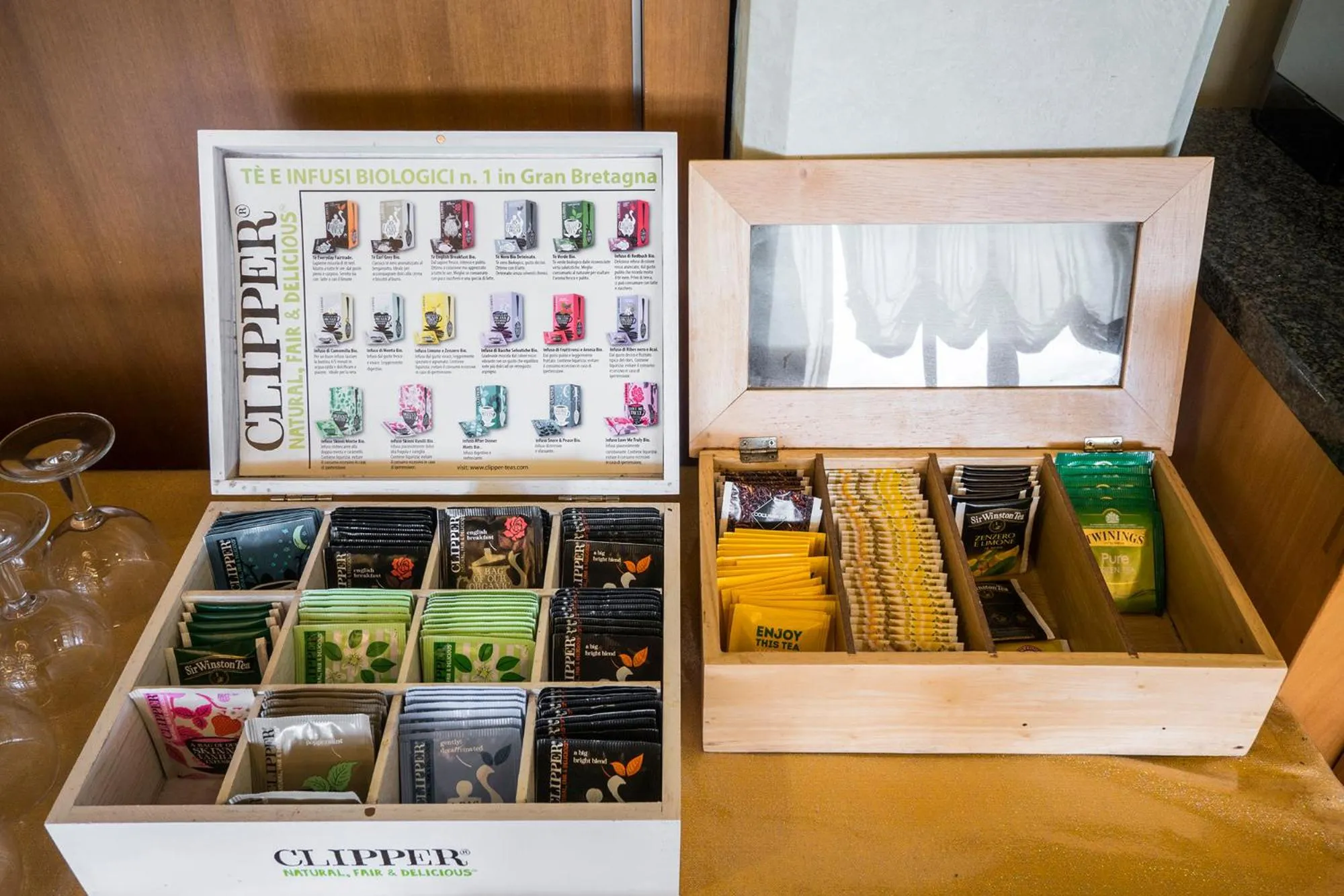 Coffee/tea facilities in Hotel Vega Perugia