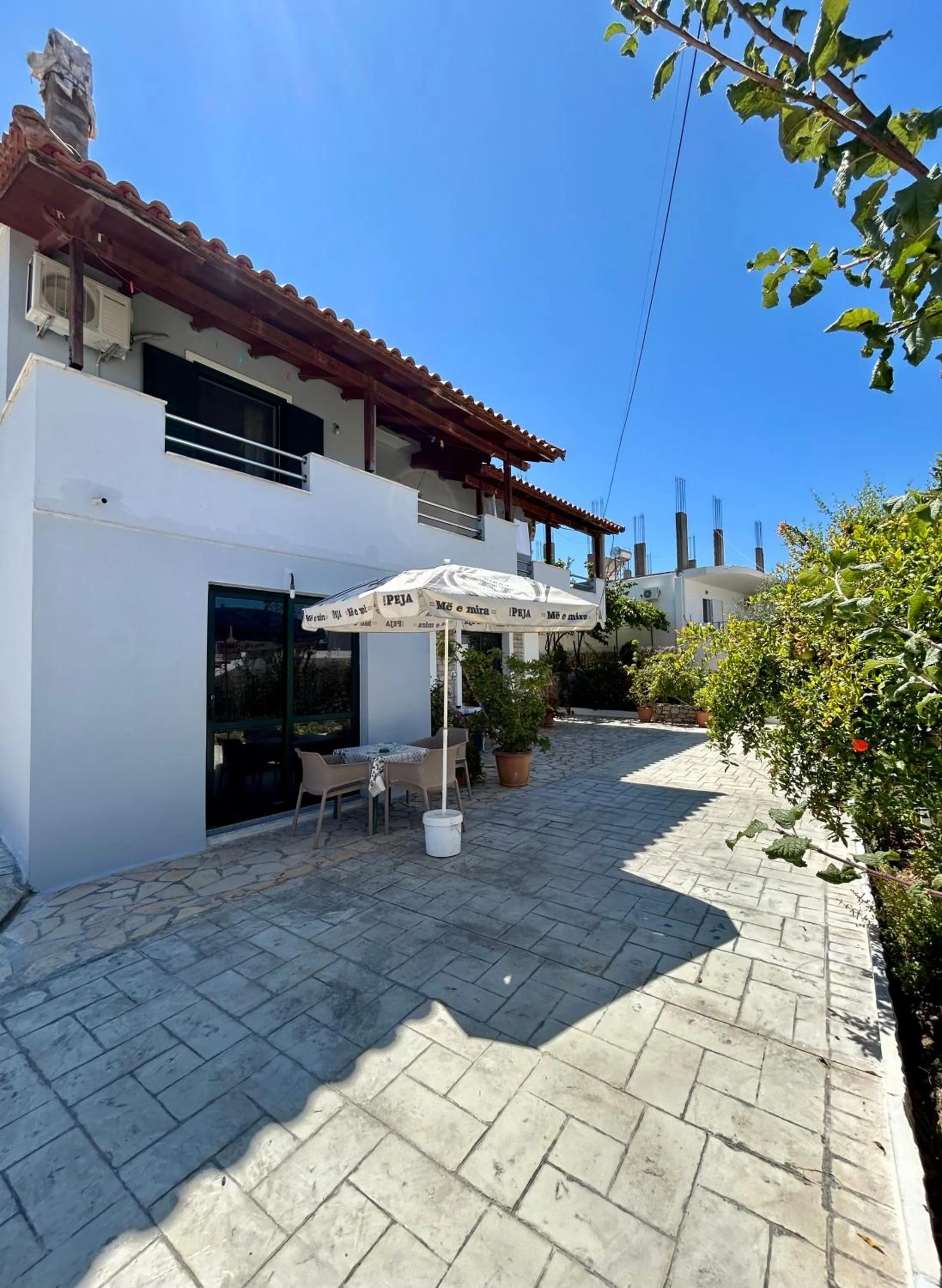 Petrefi Apartments