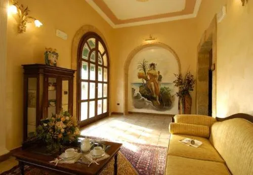 Decorative detail in Hotel Il Podere