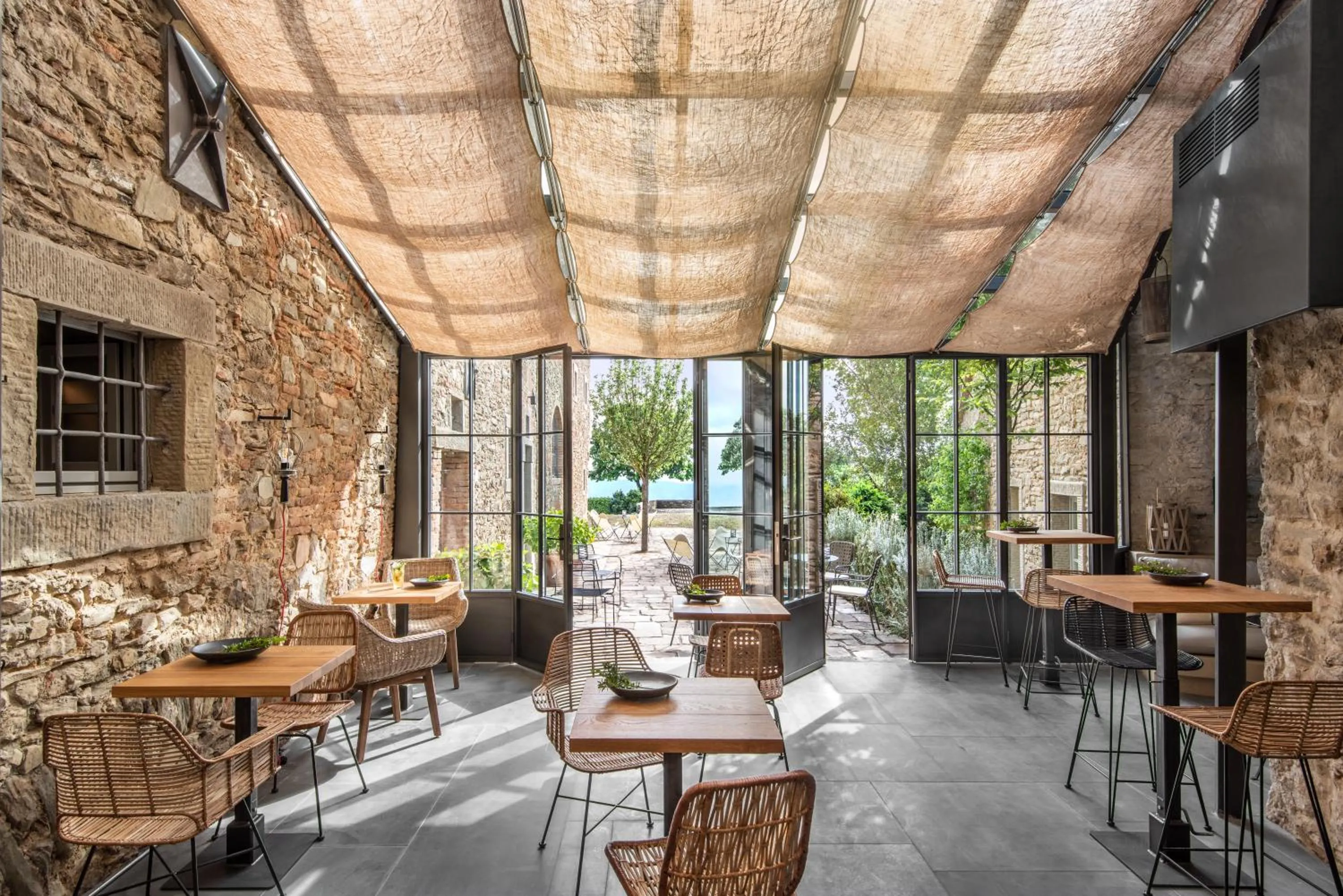 Lounge or bar in Badia di Pomaio