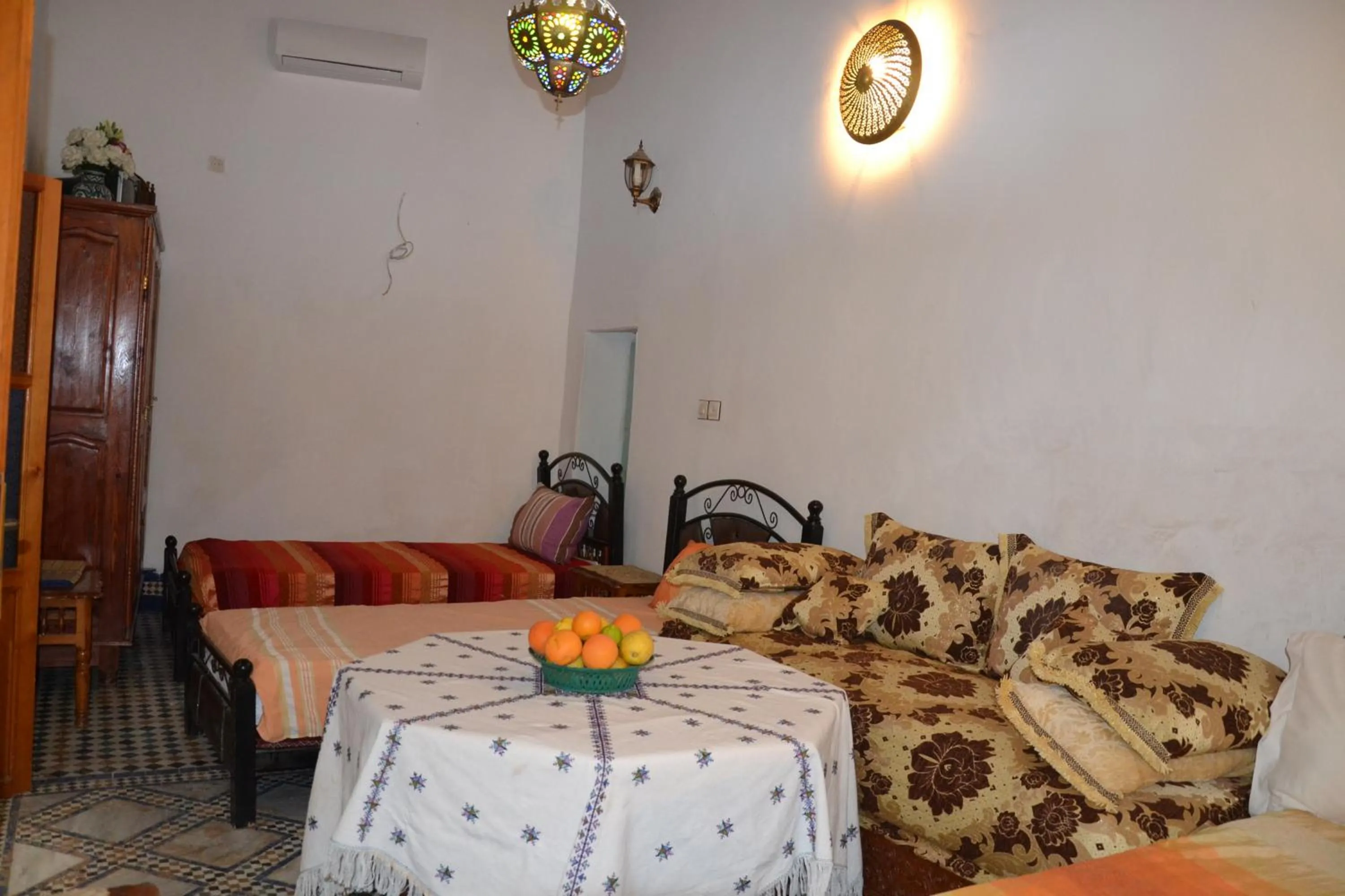 Riad asmae moustakim