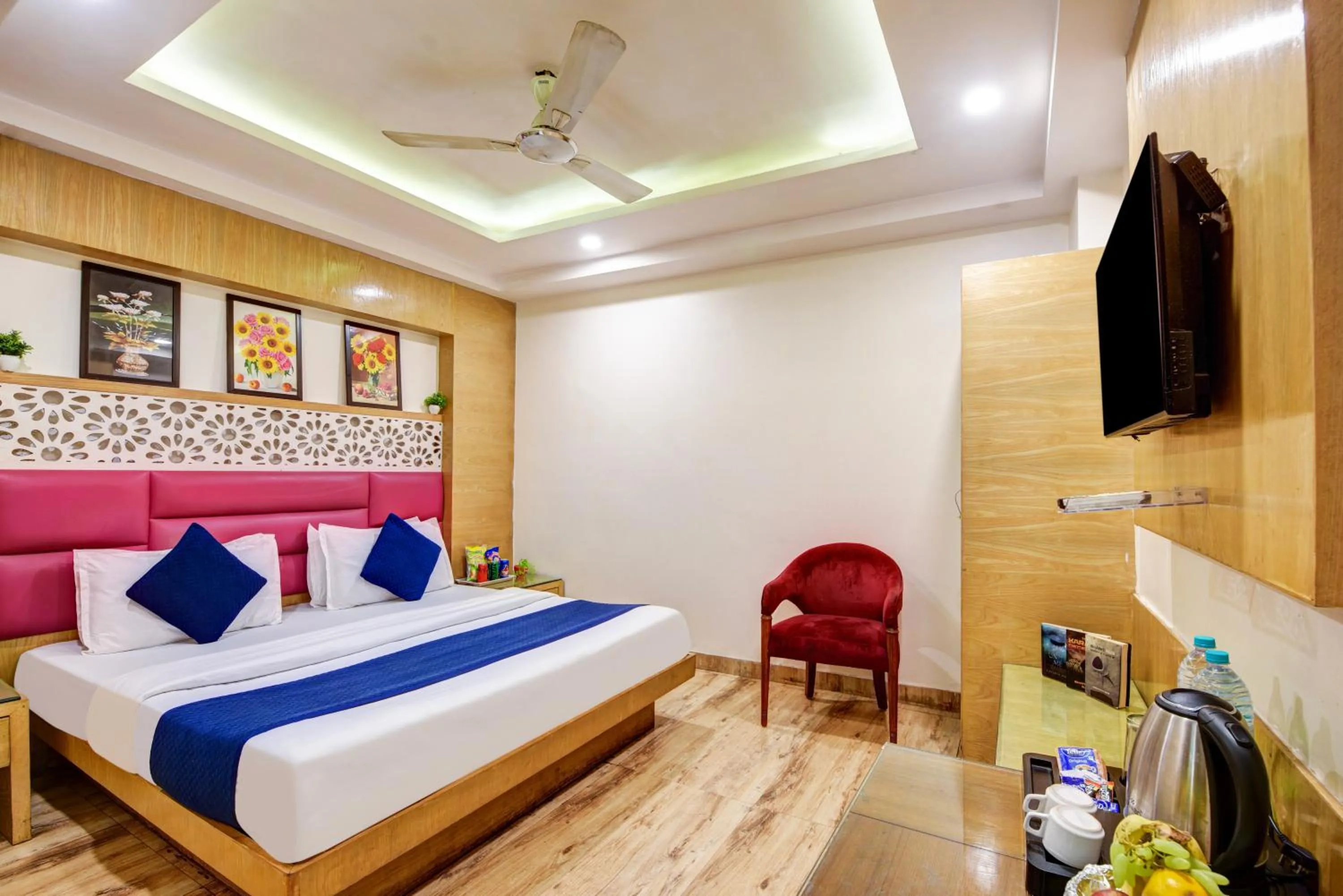 Bedroom, Bed in The Hotel Mohit -5 Minutes Walk From New Delhi Railway Station - Paharganj
