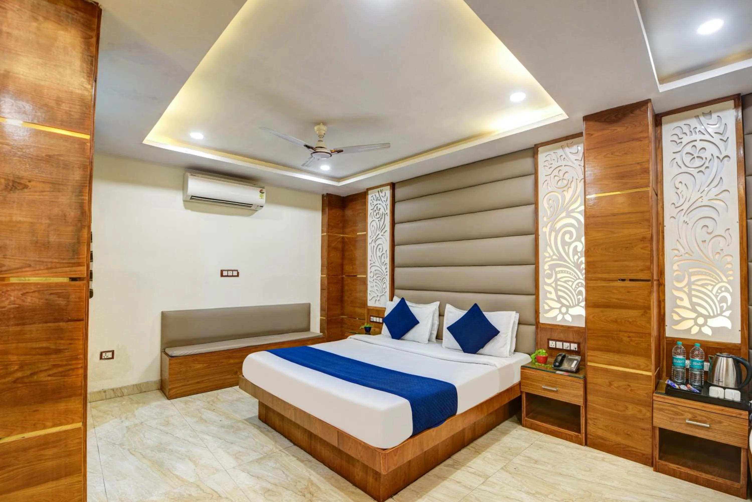 Bed in The Hotel Mohit -5 Minutes Walk From New Delhi Railway Station - Paharganj