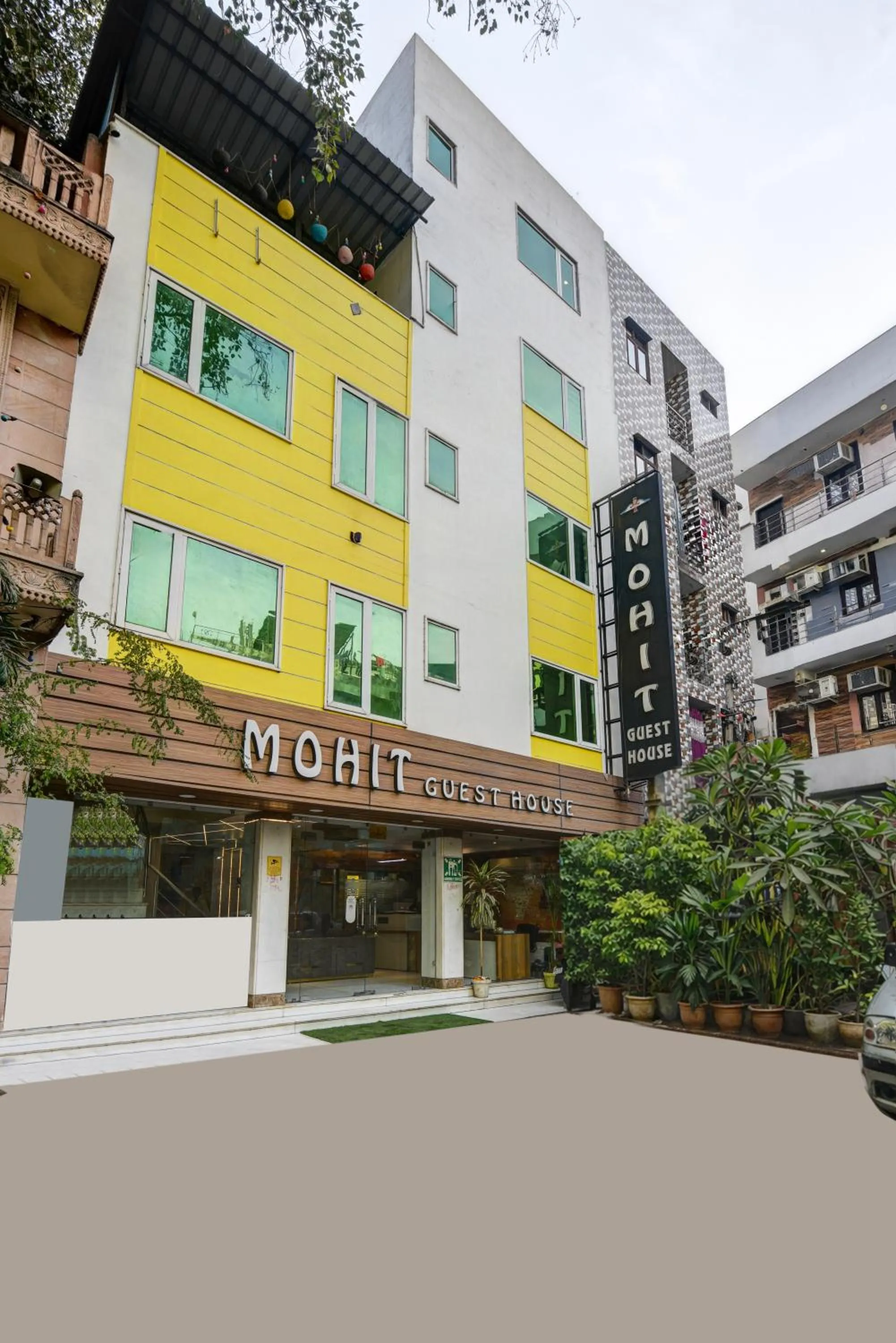 Property building in The Hotel Mohit -5 Minutes Walk From New Delhi Railway Station - Paharganj