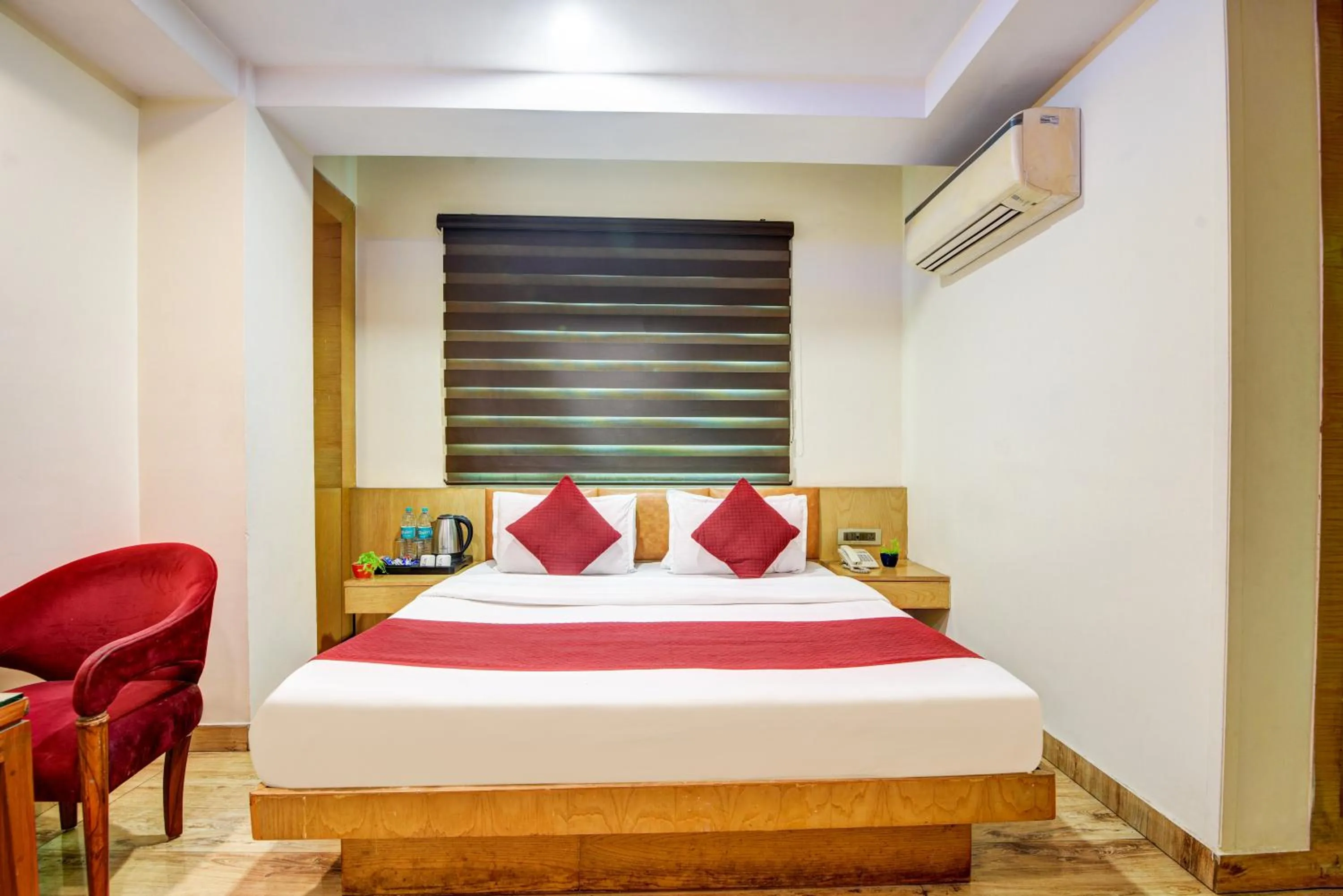 Bed in The Hotel Mohit -5 Minutes Walk From New Delhi Railway Station - Paharganj