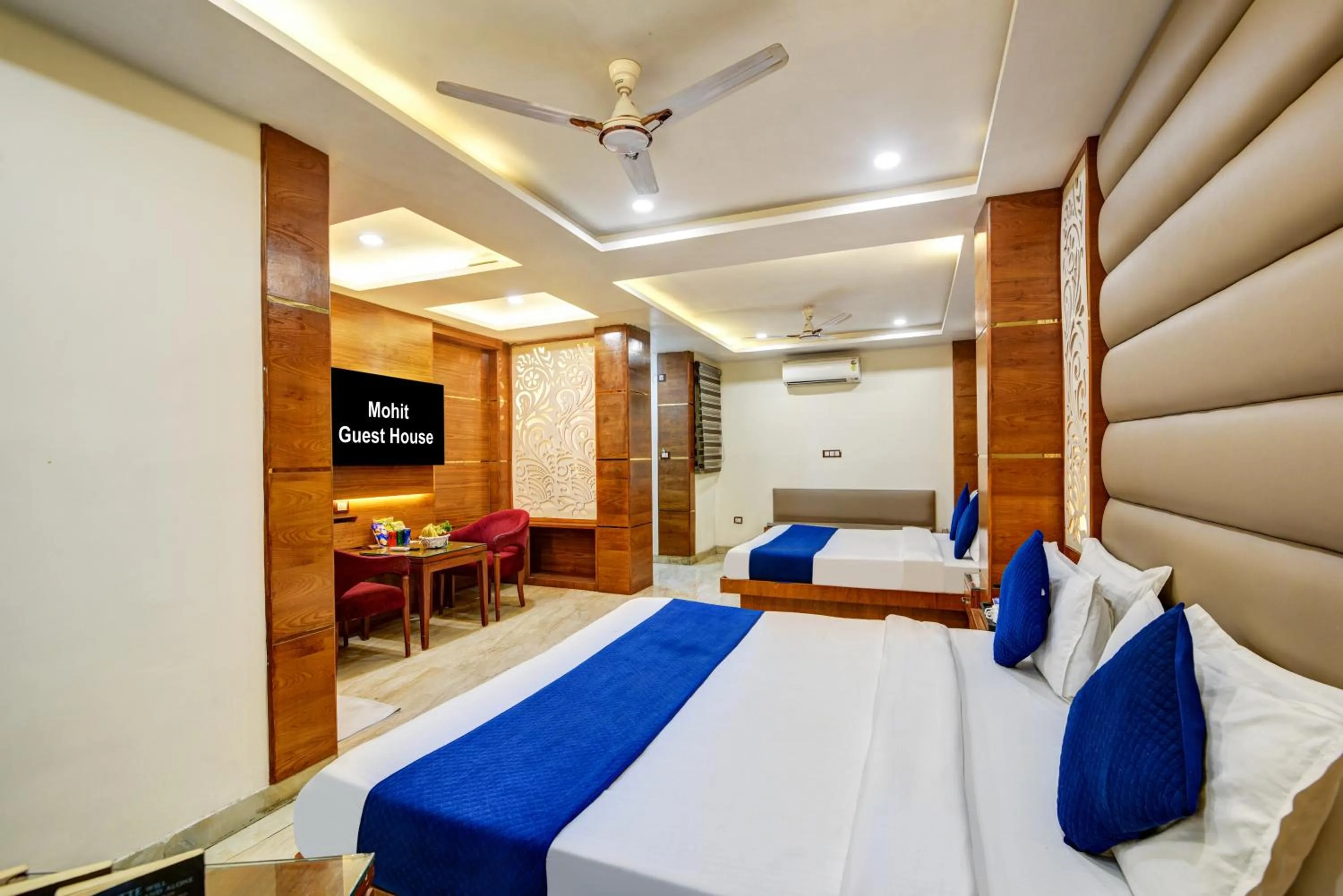 Bed in The Hotel Mohit -5 Minutes Walk From New Delhi Railway Station - Paharganj