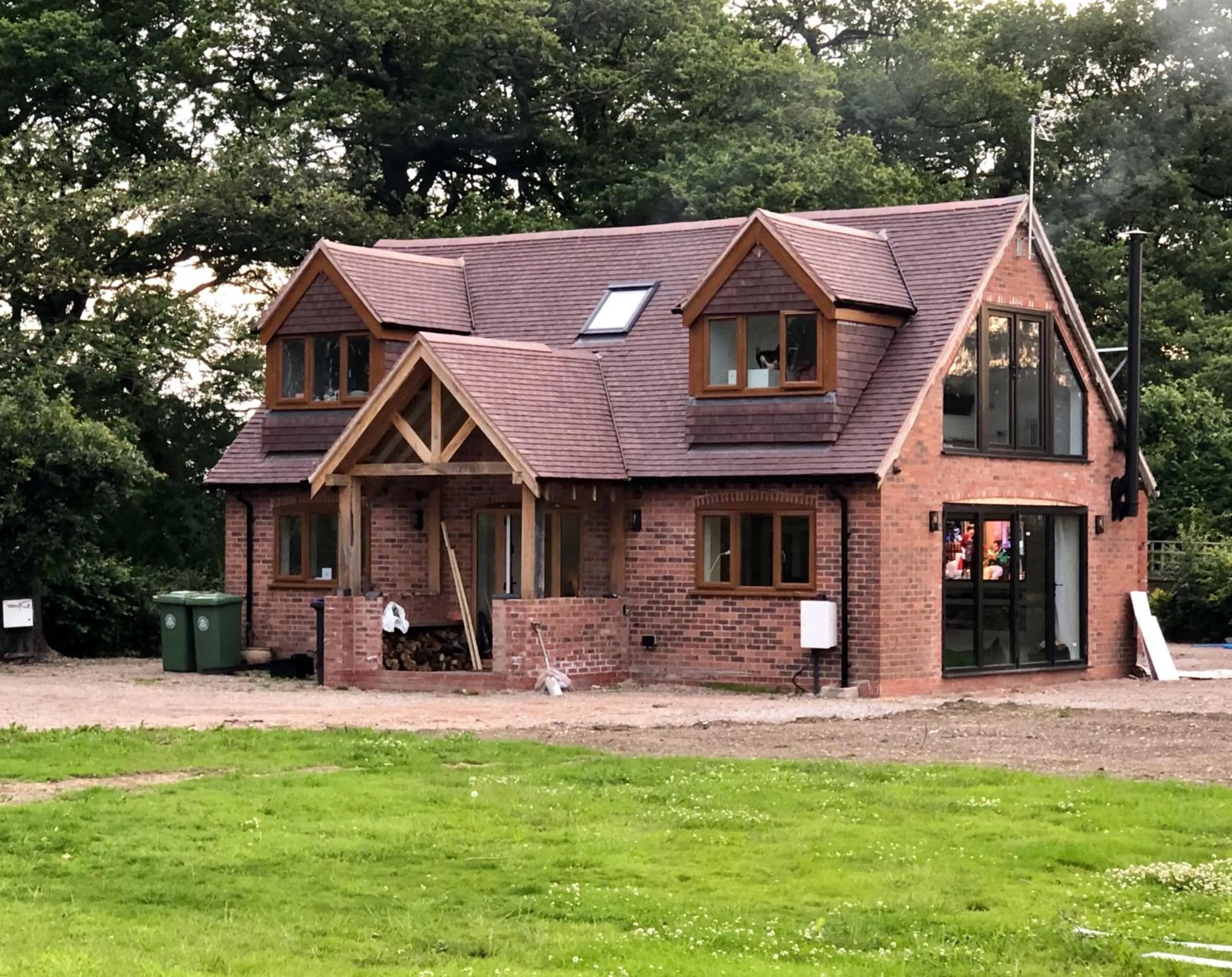 Private Entry Double bedroom with beautiful views!