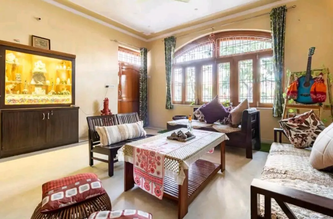 Communal lounge/ TV room in Padmalayabnb