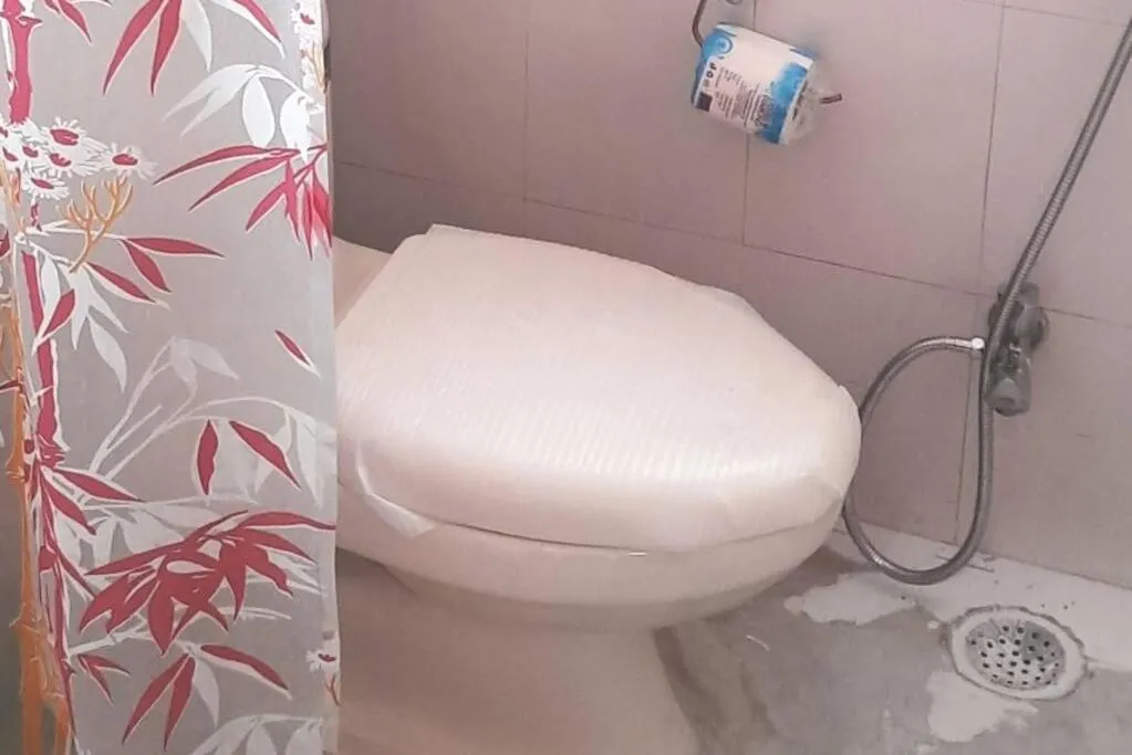 Toilet in Padmalayabnb