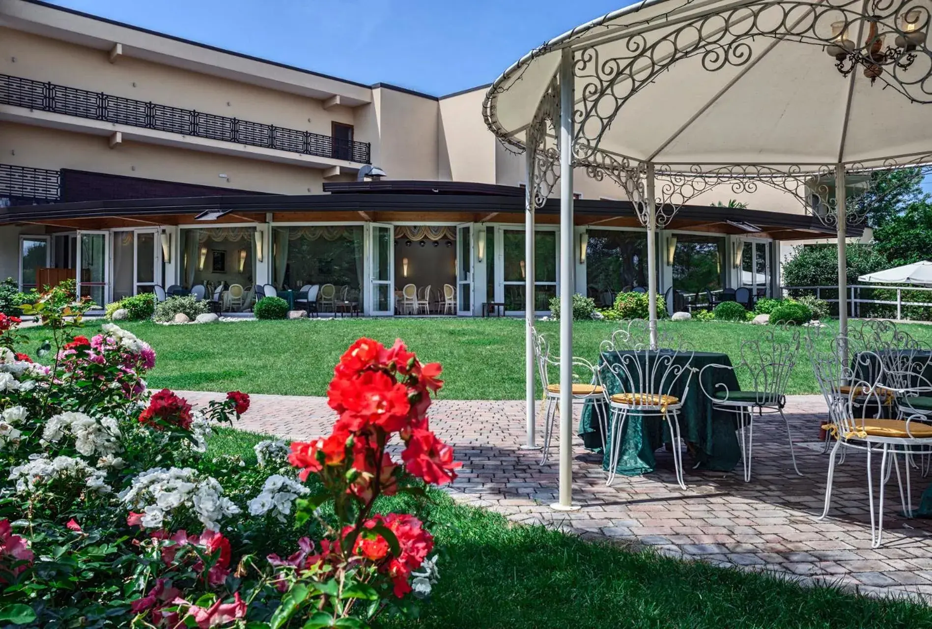 Facade/entrance in Park Hotel Junior Facade/entrance in Park Hotel Junior