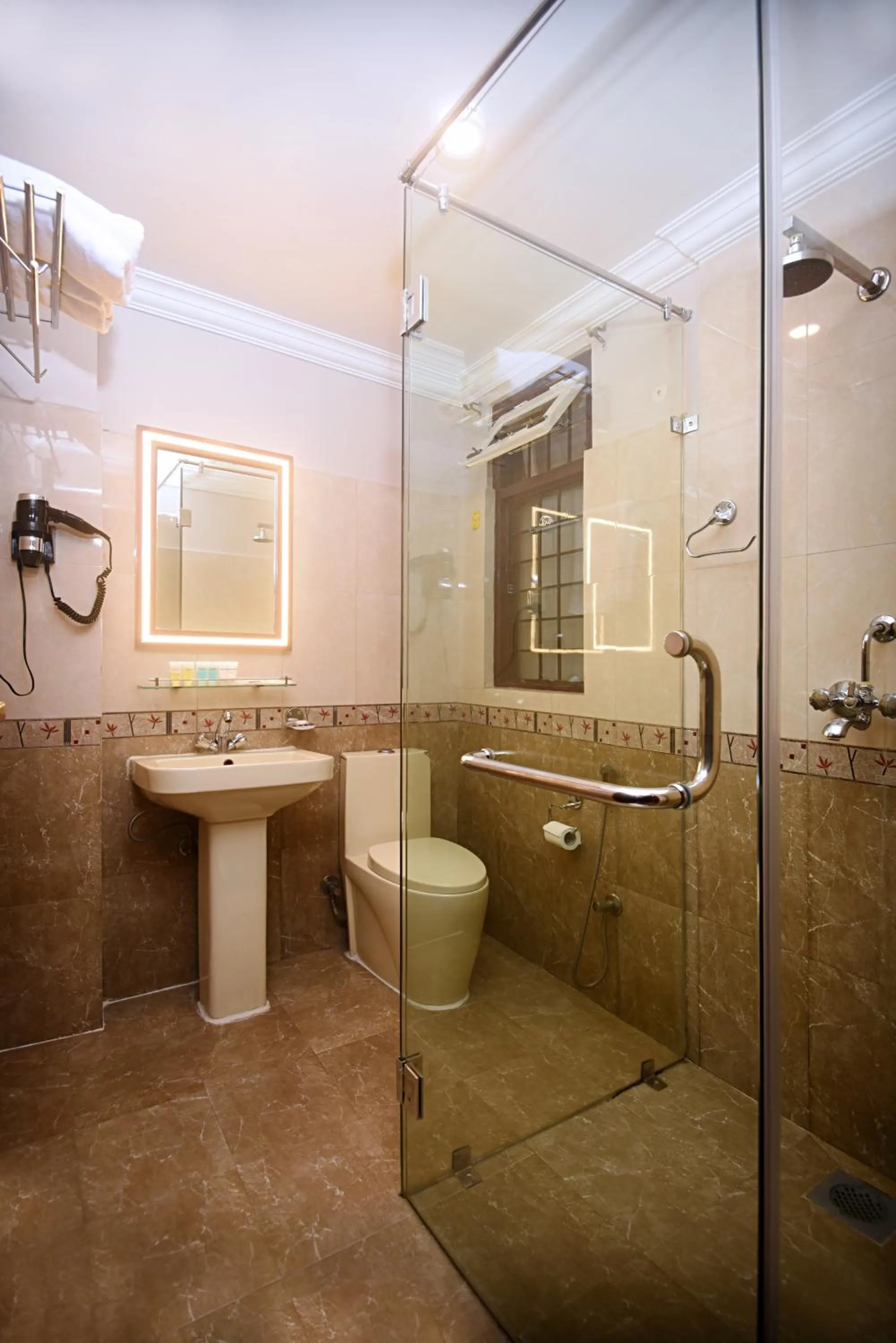 Shower in Hotel Mums Home