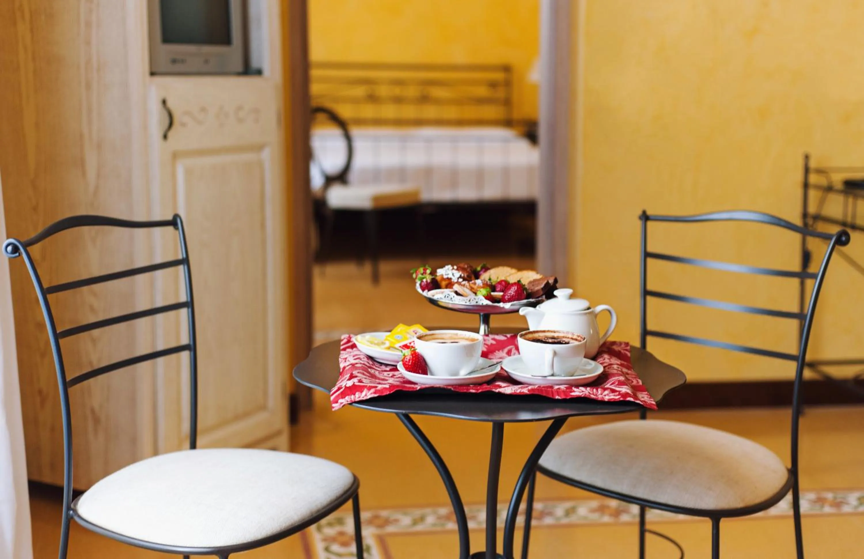 Living room, Bed in Villa Zina Family Resort