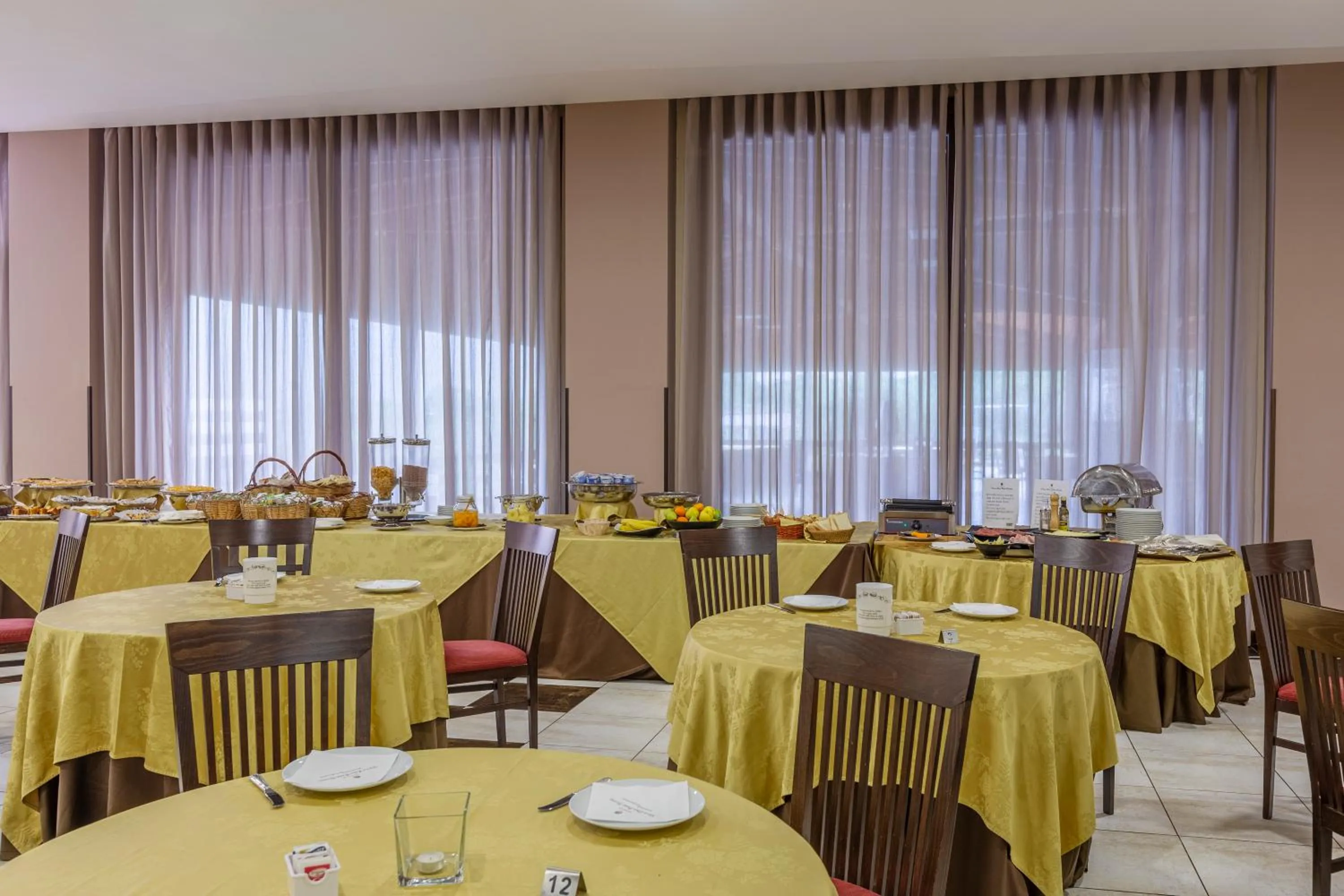 Breakfast in Villa Zina Family Resort