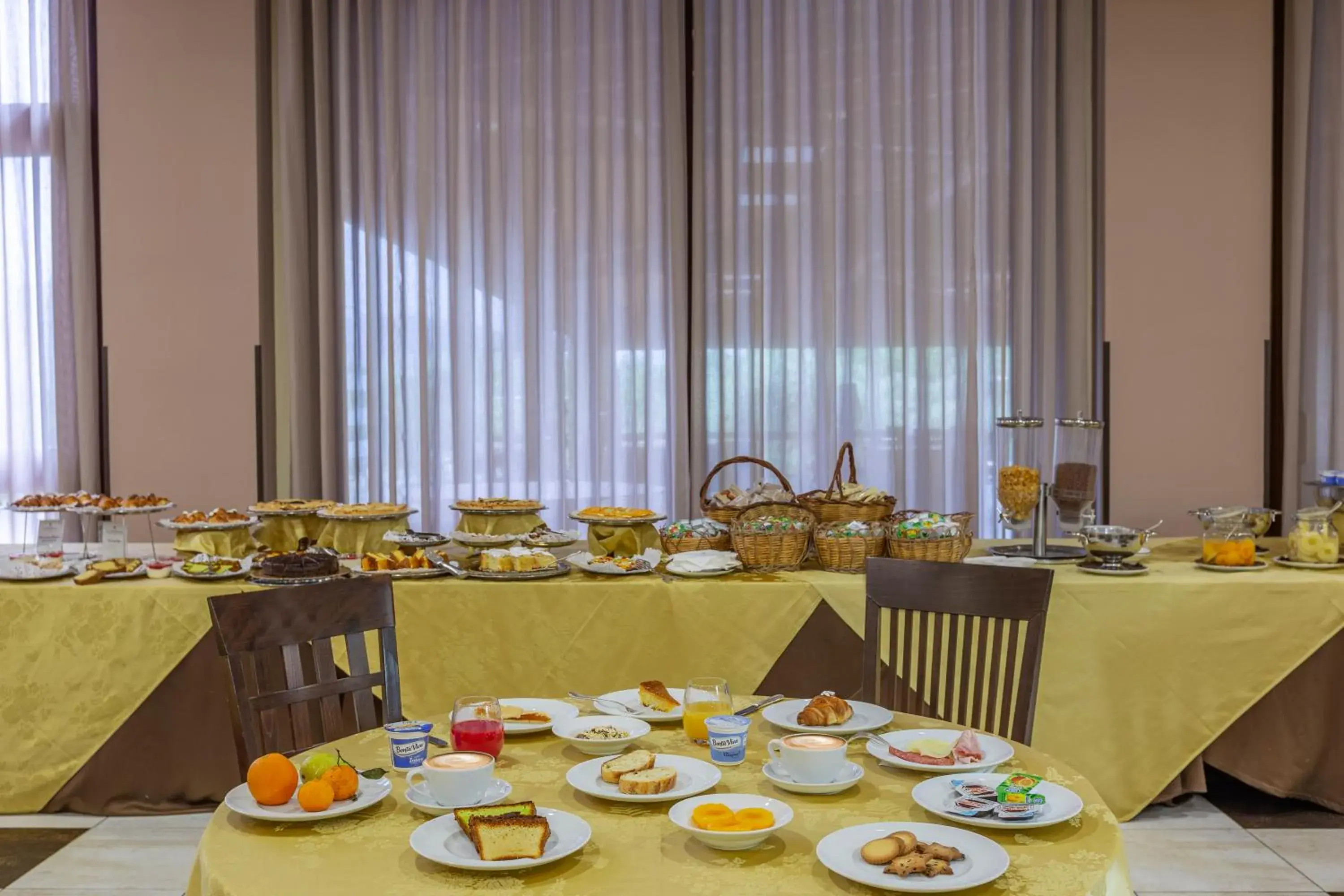 Breakfast in Villa Zina Family Resort Breakfast in Villa Zina Family Resort