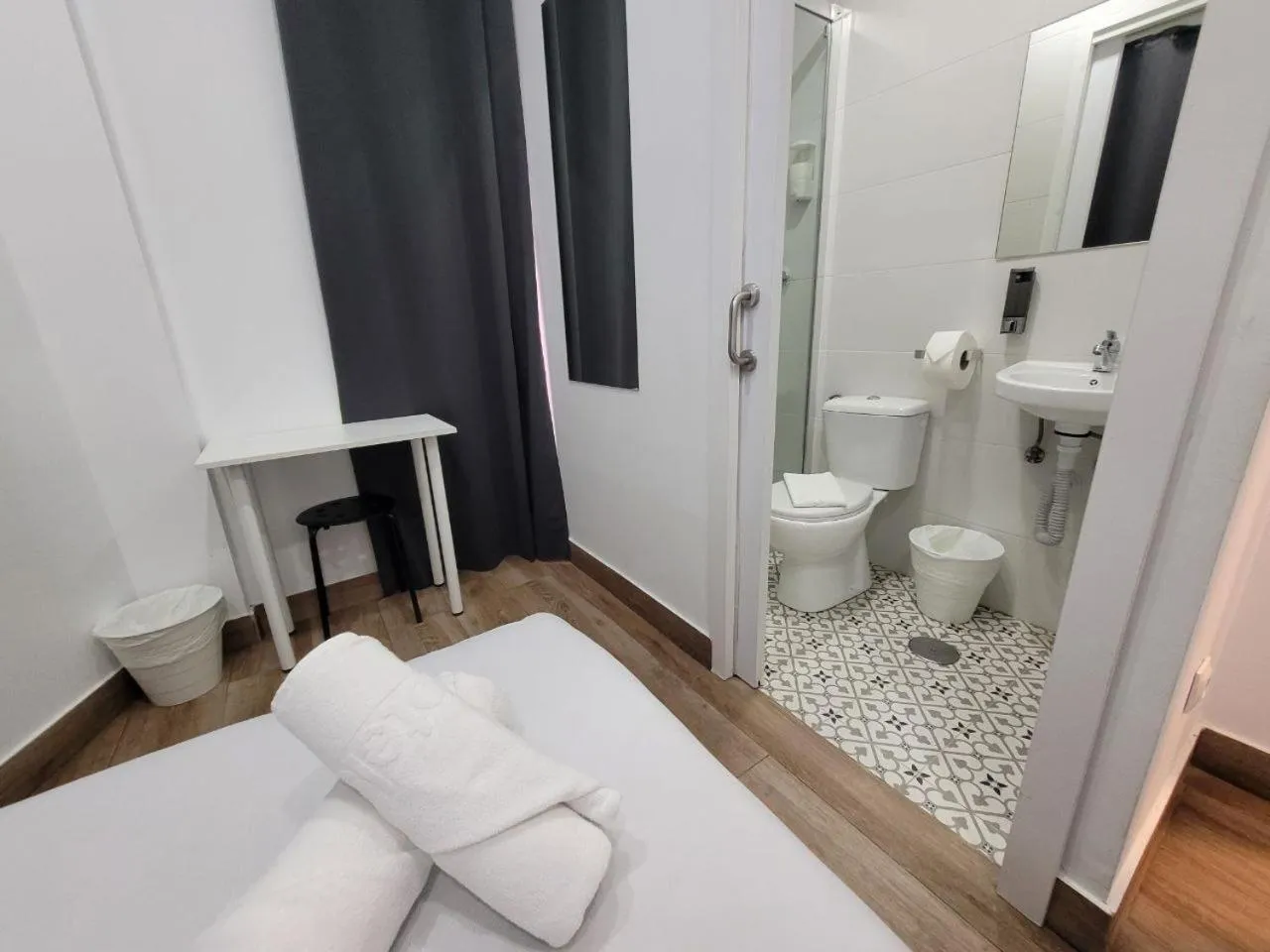 AYZ Elcano - Auto check-in property