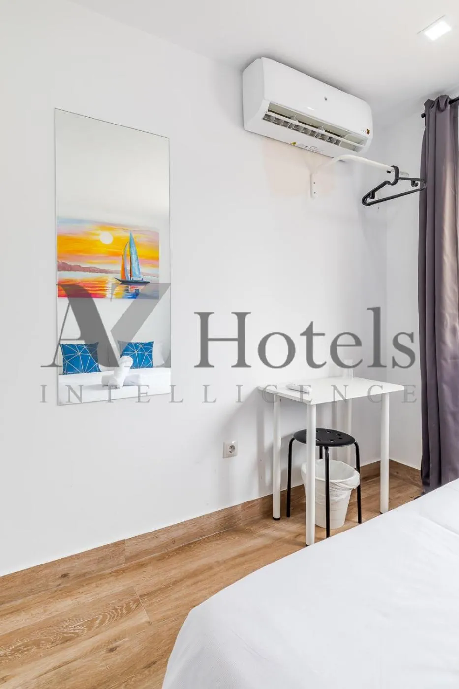 Bedroom, Bed in AYZ Elcano - Auto check-in property