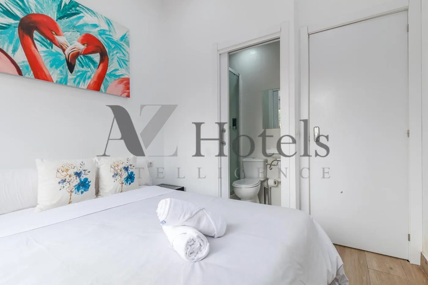 Bed in AYZ Elcano - Auto check-in property