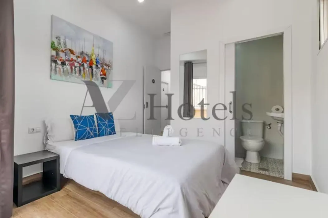 Bathroom, Bed in AYZ Elcano - Auto check-in property