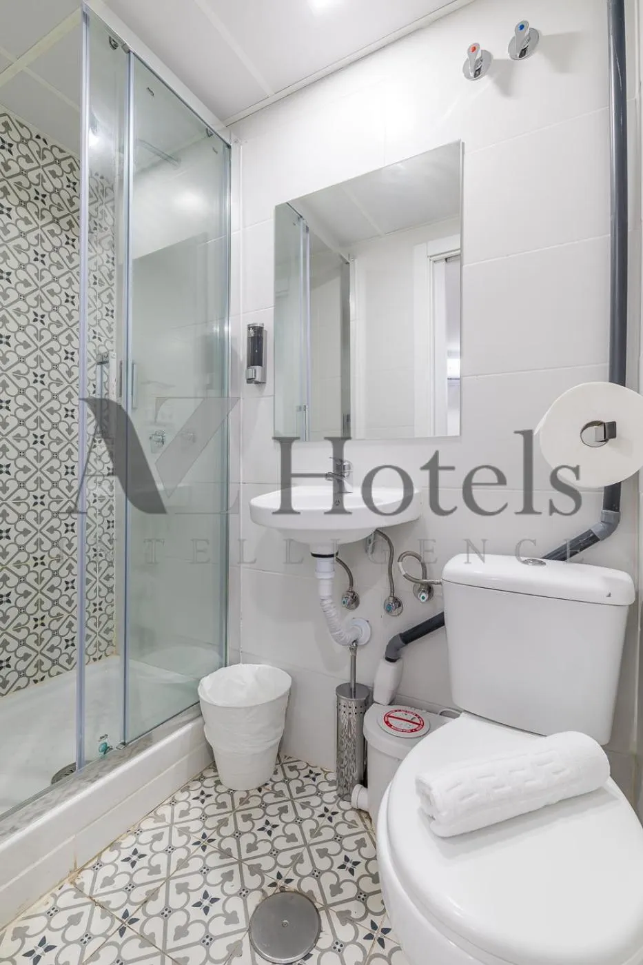 Shower in AYZ Elcano - Auto check-in property