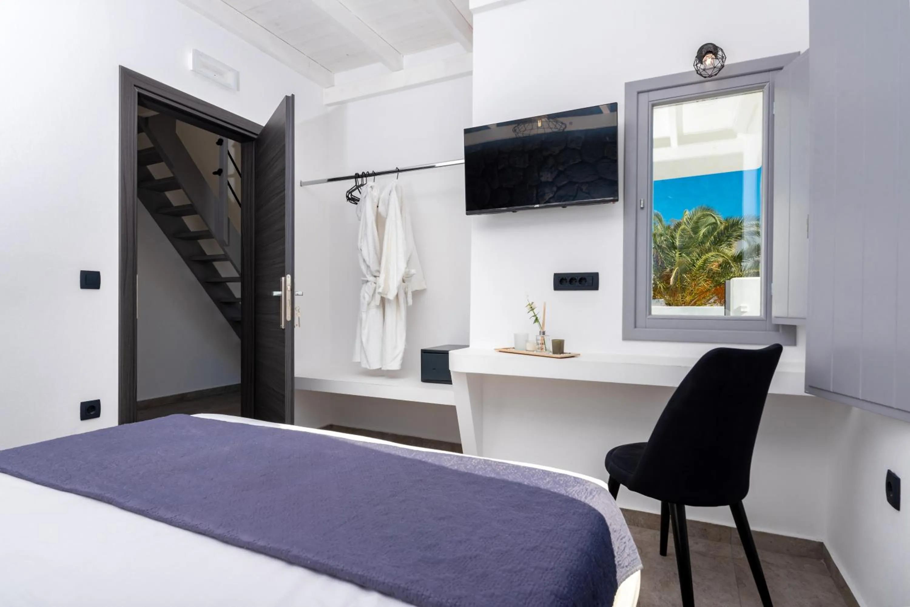 TV and multimedia, Bed in Filoxenia Luxury Villas