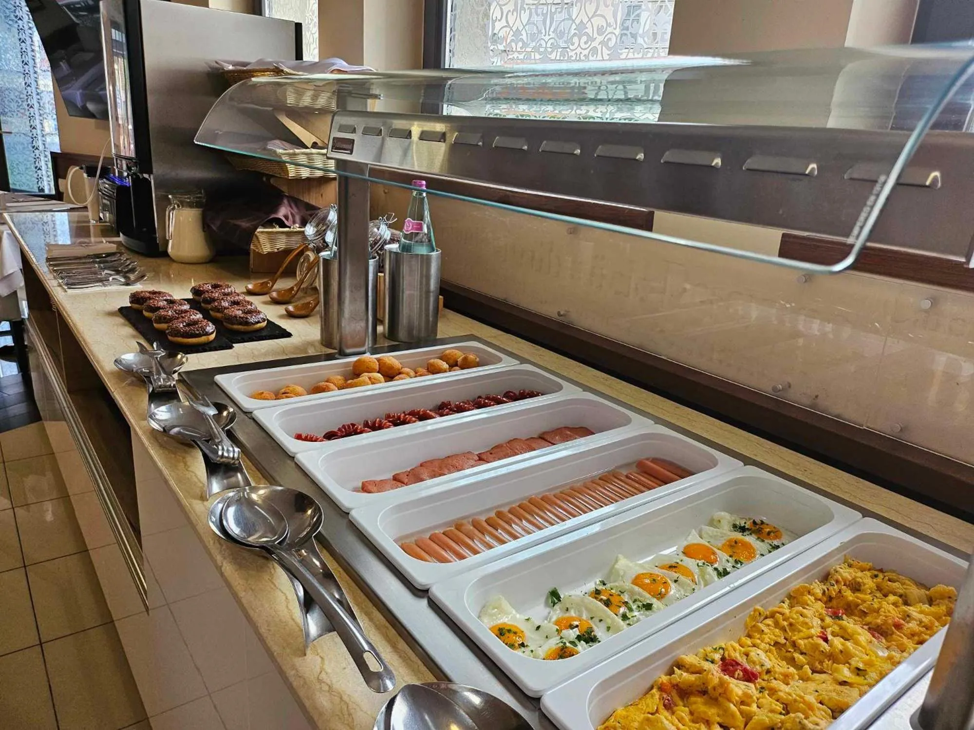 Breakfast in Simbad Hotel & Bar Superior